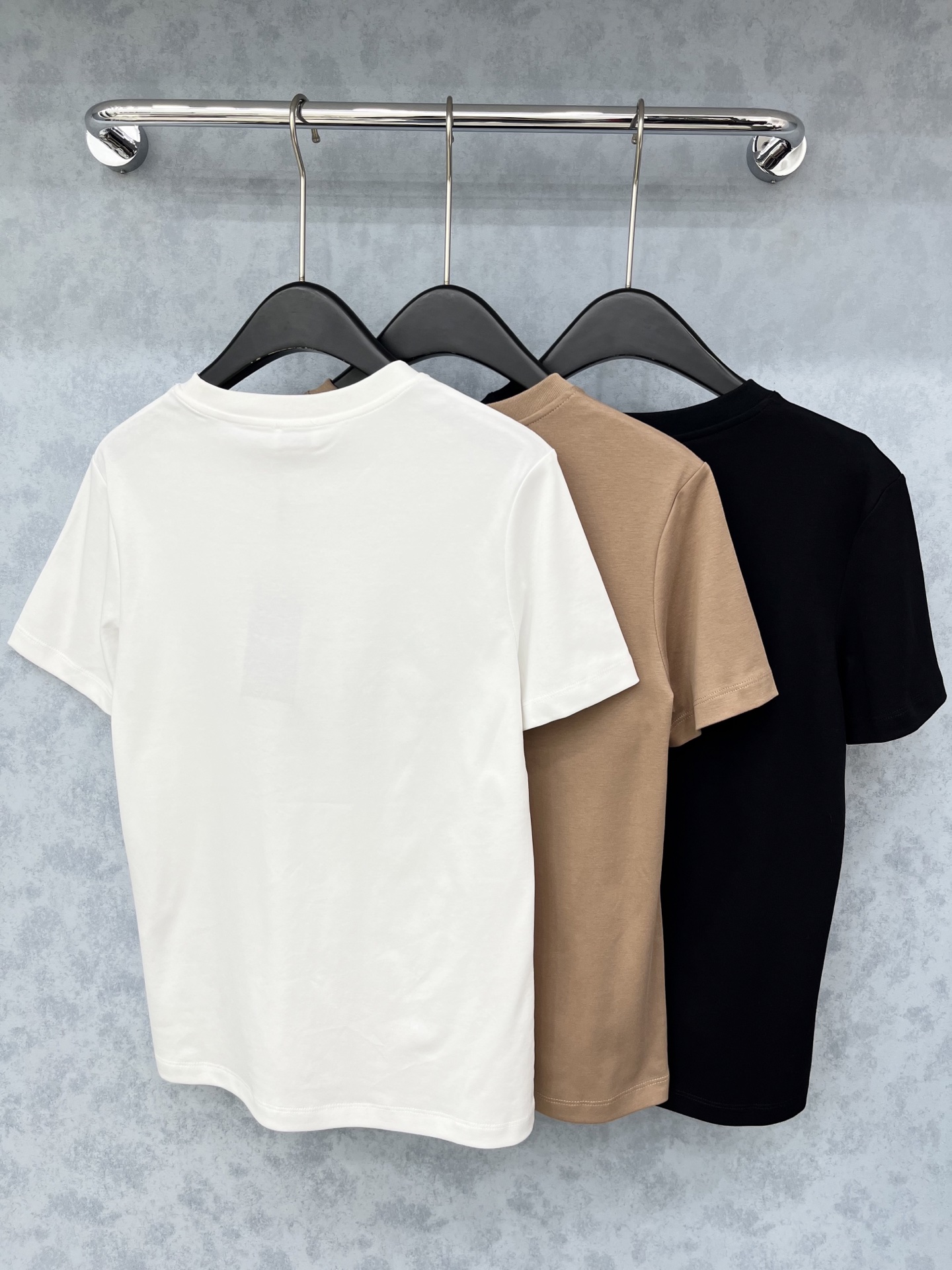 🛒𝐍𝐄𝐖 · 𝟐𝟎𝟐5/爆款现货原单品质 Ysl*｜精致刺绣短袖T恤高订面料 亲肤透气舒适标志性字母图案