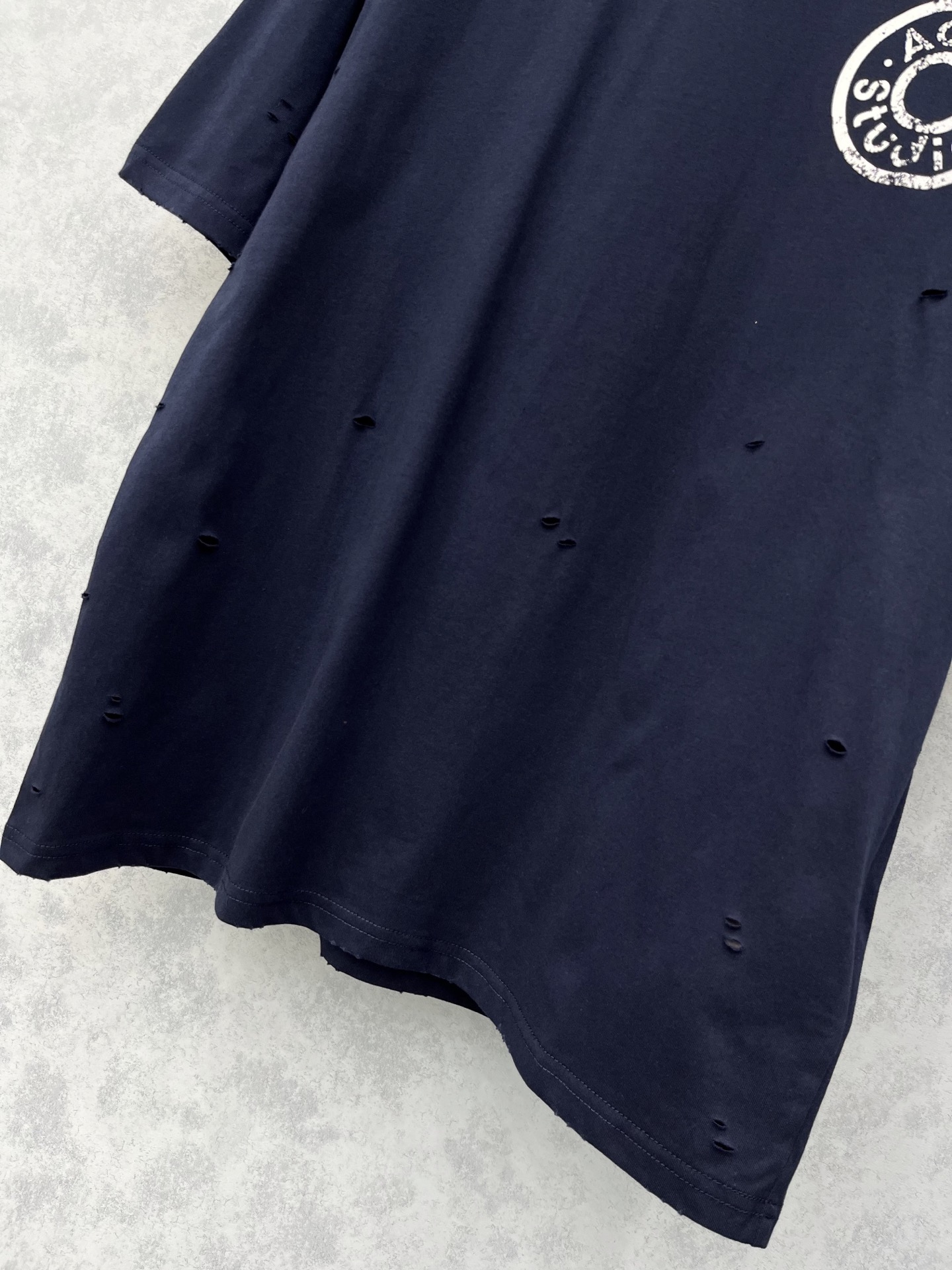 🛒𝐍𝐄𝐖 · 𝟐𝟎𝟐5/爆款现货【原版定制】𝐀𝐂𝐍𝐄 𝐒𝐓𝐔𝐃𝐈𝐎*｜25新款 字母短袖破洞T 美式辣妹