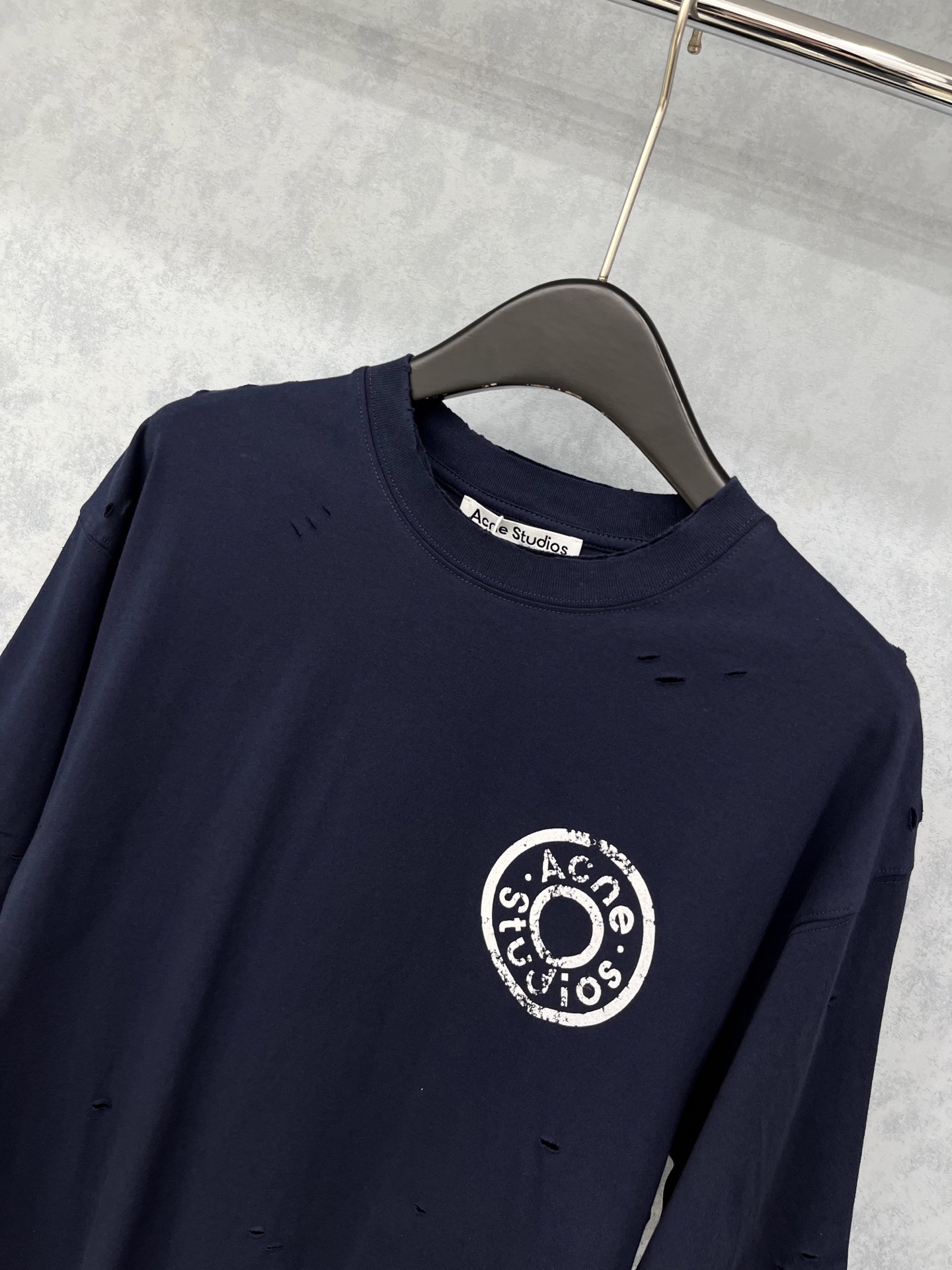 🛒𝐍𝐄𝐖 · 𝟐𝟎𝟐5/爆款现货【原版定制】𝐀𝐂𝐍𝐄 𝐒𝐓𝐔𝐃𝐈𝐎*｜25新款 字母短袖破洞T 美式辣妹