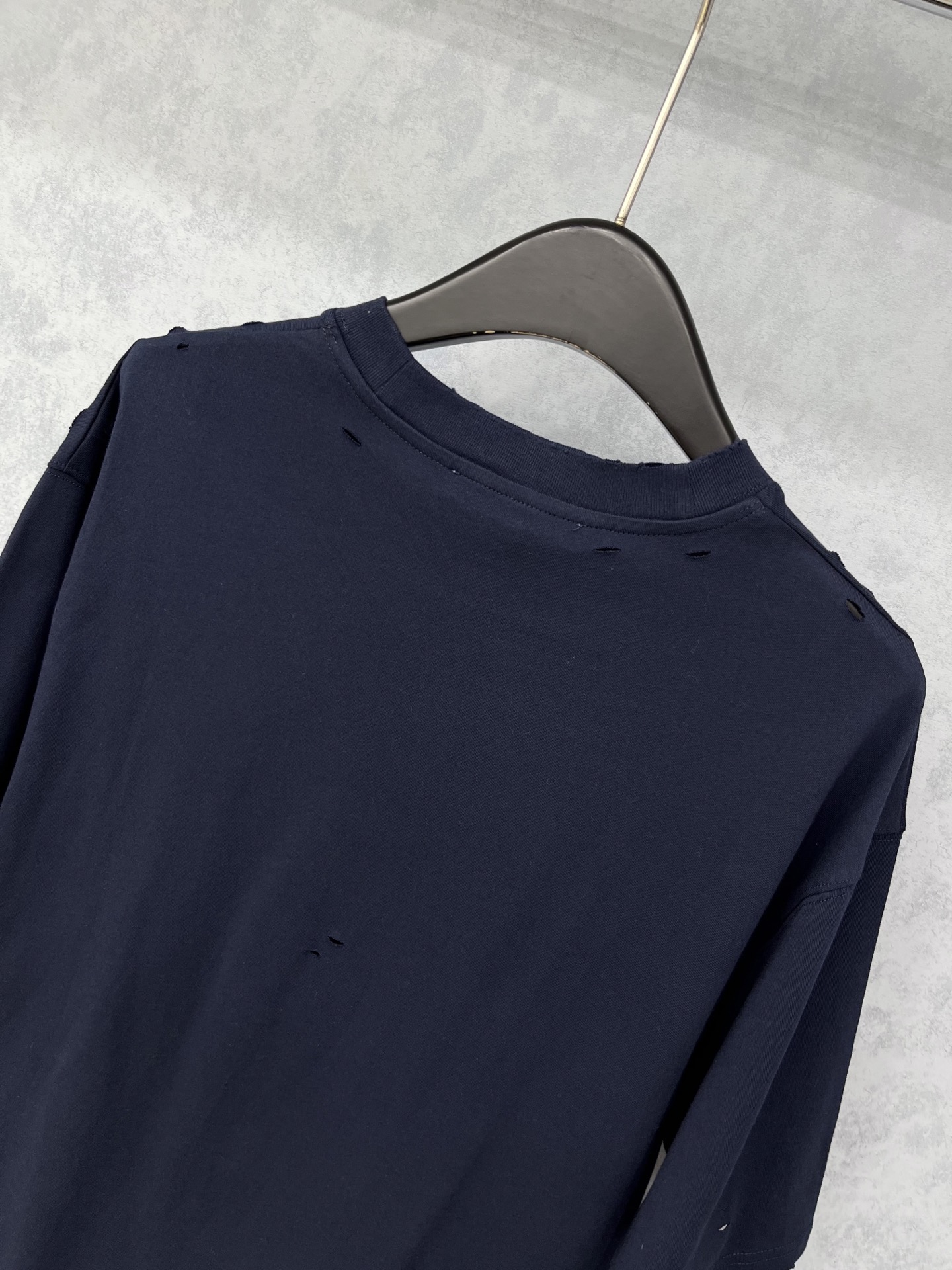 🛒𝐍𝐄𝐖 · 𝟐𝟎𝟐5/爆款现货【原版定制】𝐀𝐂𝐍𝐄 𝐒𝐓𝐔𝐃𝐈𝐎*｜25新款 字母短袖破洞T 美式辣妹