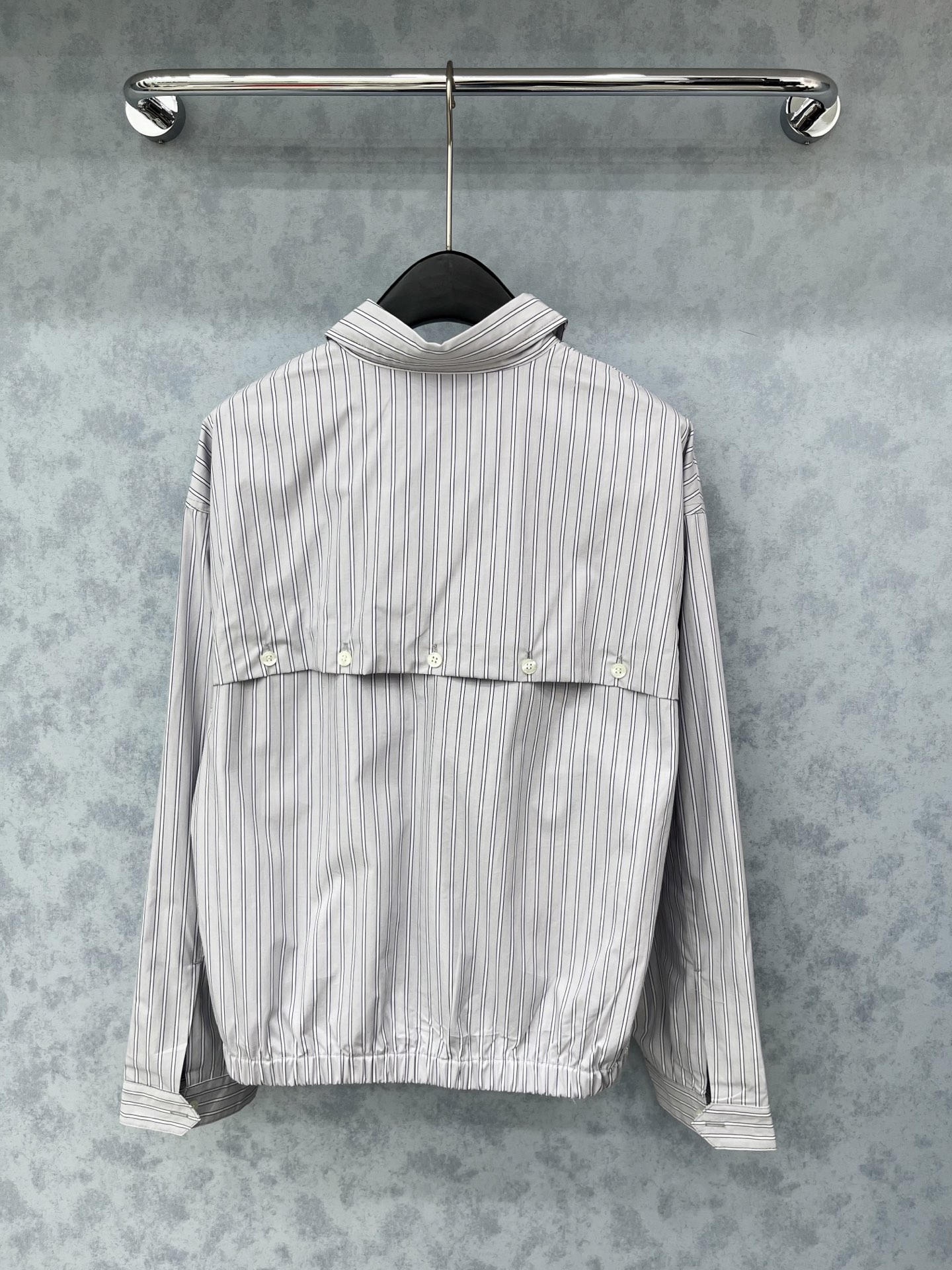 🛒𝐍𝐄𝐖 · 𝟐𝟎𝟐5/爆款现货【原版定制】 Miu Mi *｜2025新品拉链翻领刺绣字母夹克外套 系