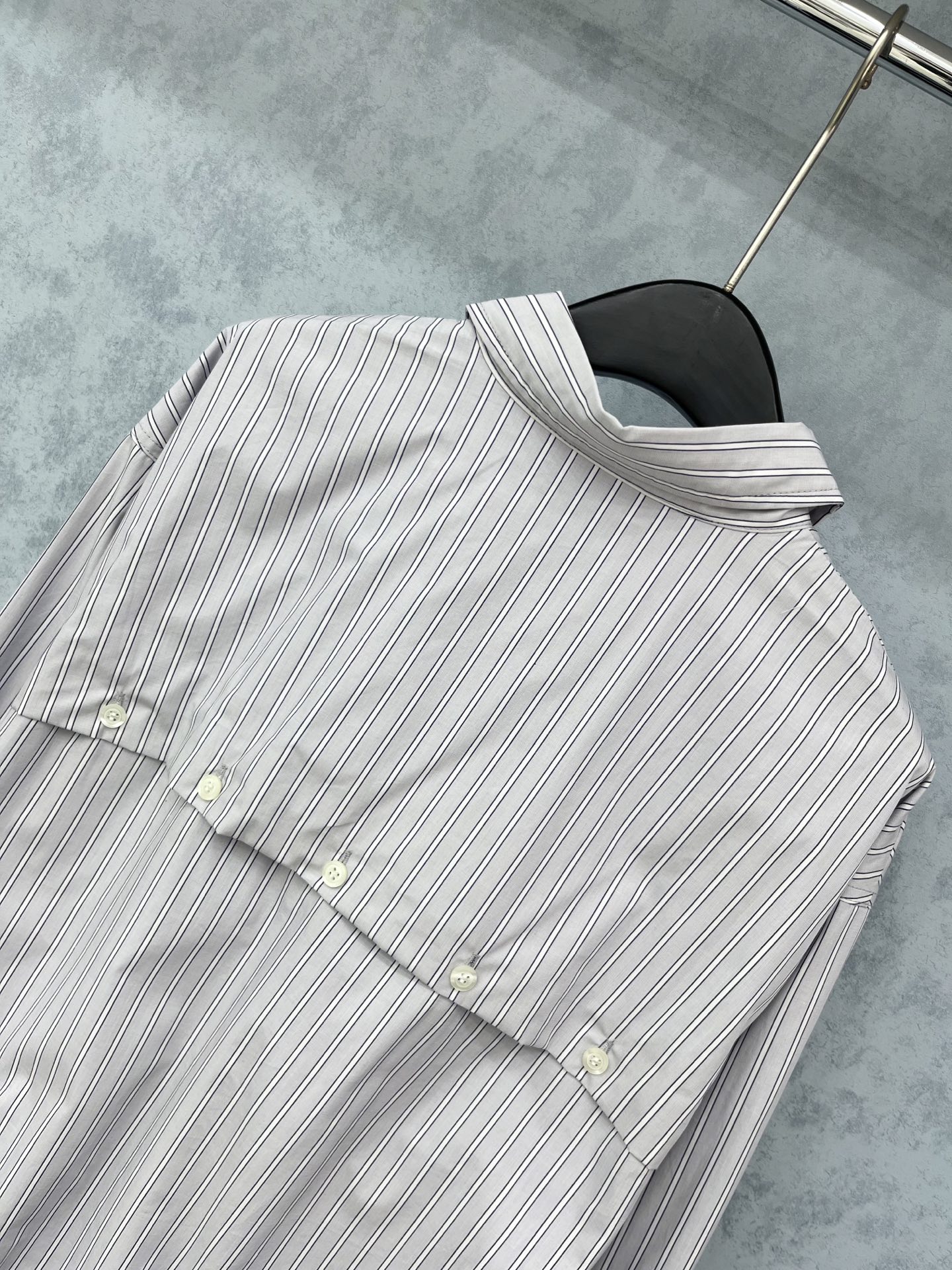 🛒𝐍𝐄𝐖 · 𝟐𝟎𝟐5/爆款现货【原版定制】 Miu Mi *｜2025新品拉链翻领刺绣字母夹克外套 系