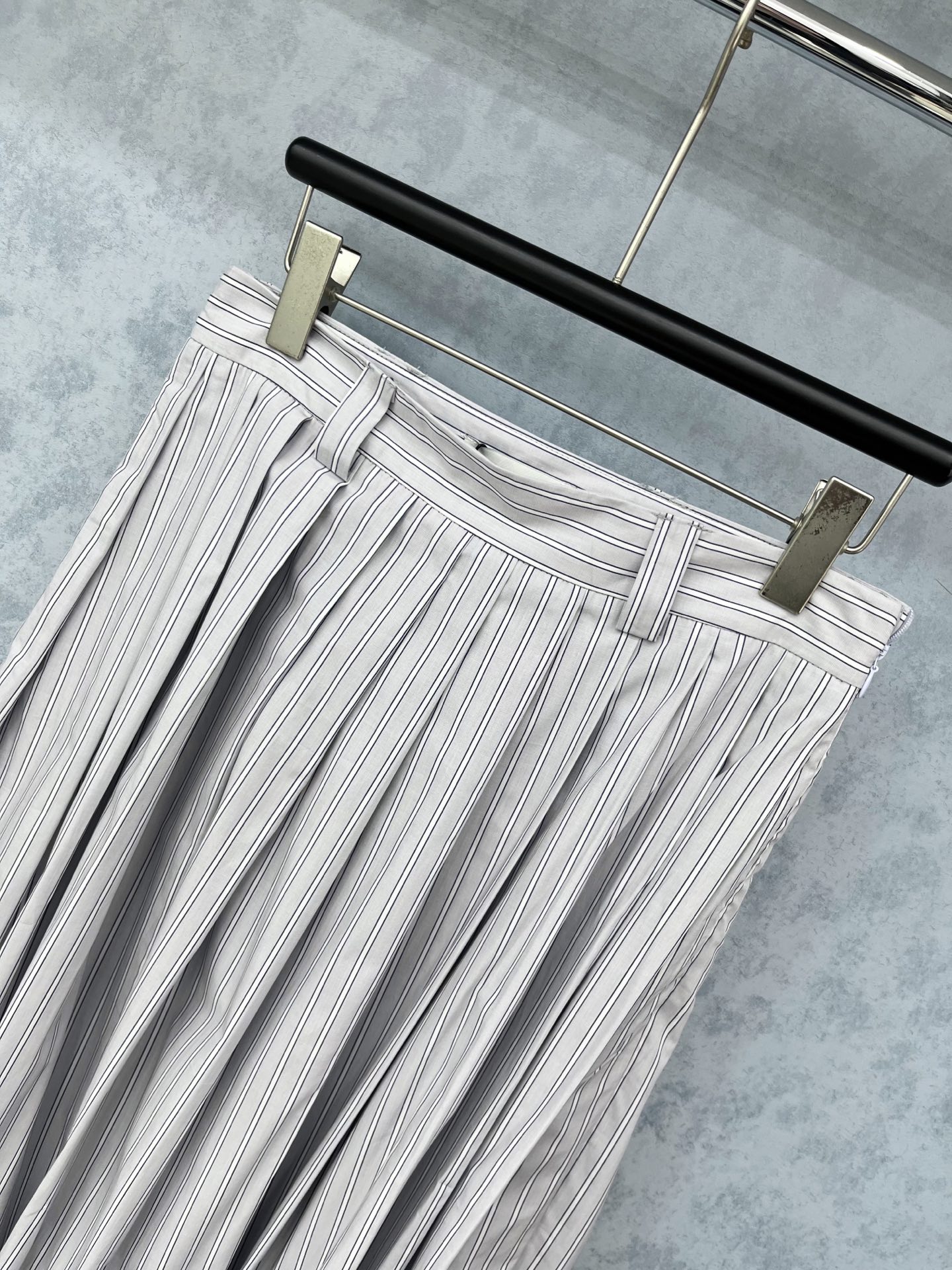 🛒𝐍𝐄𝐖 · 𝟐𝟎𝟐5/爆款现货【原版定制】 Miu Mi *｜2025新品刺绣百褶半裙 系列款定制YB