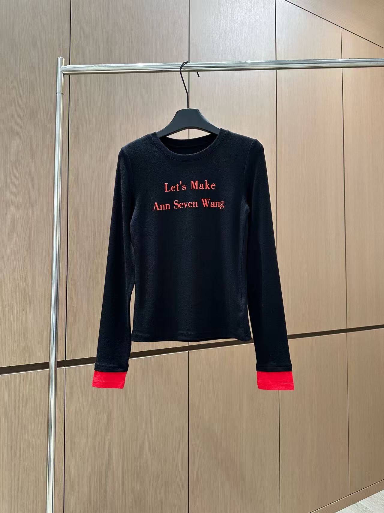 🛒𝐍𝐄𝐖 · 𝟐𝟎𝟐5/爆款现货设计师 原创｜2025新款加绒打底衫云感舒适的系列！上身的触感谁穿谁知道