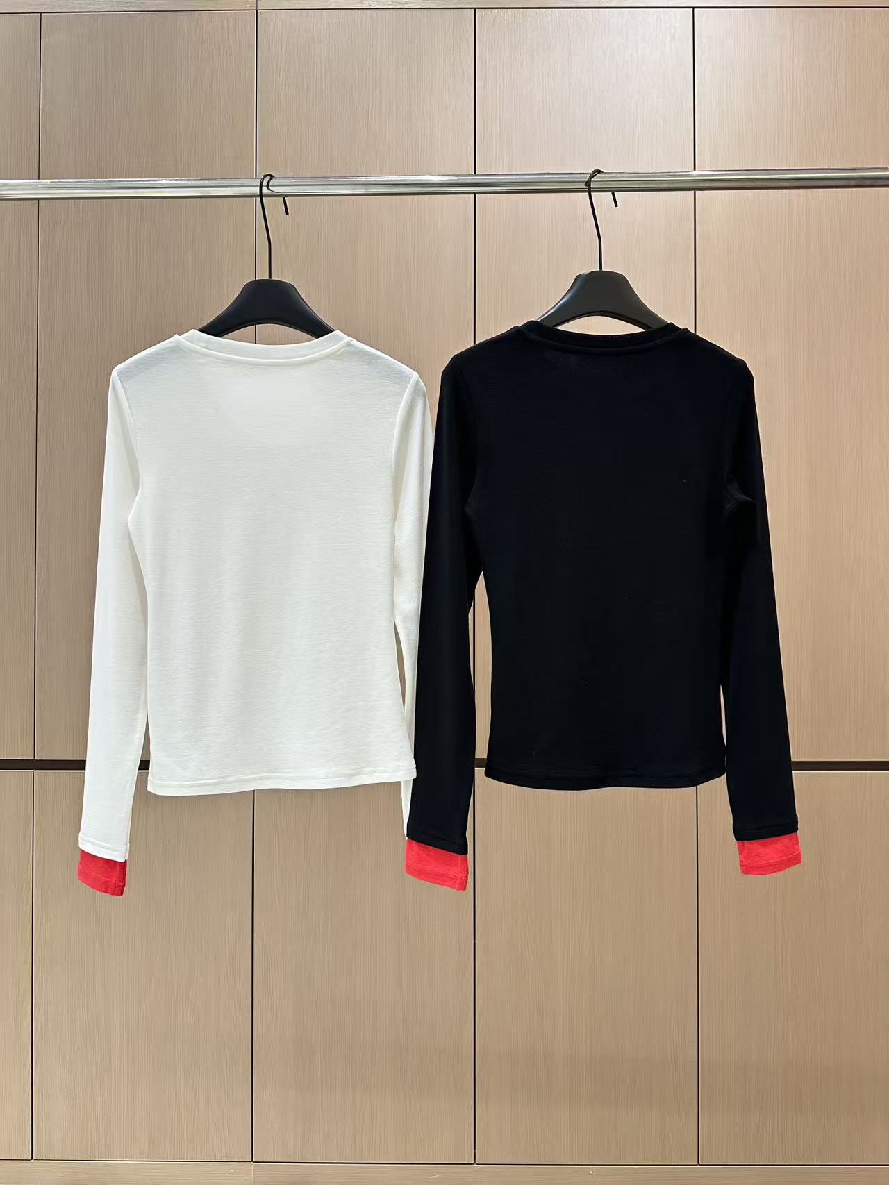 🛒𝐍𝐄𝐖 · 𝟐𝟎𝟐5/爆款现货设计师 原创｜2025新款加绒打底衫云感舒适的系列！上身的触感谁穿谁知道