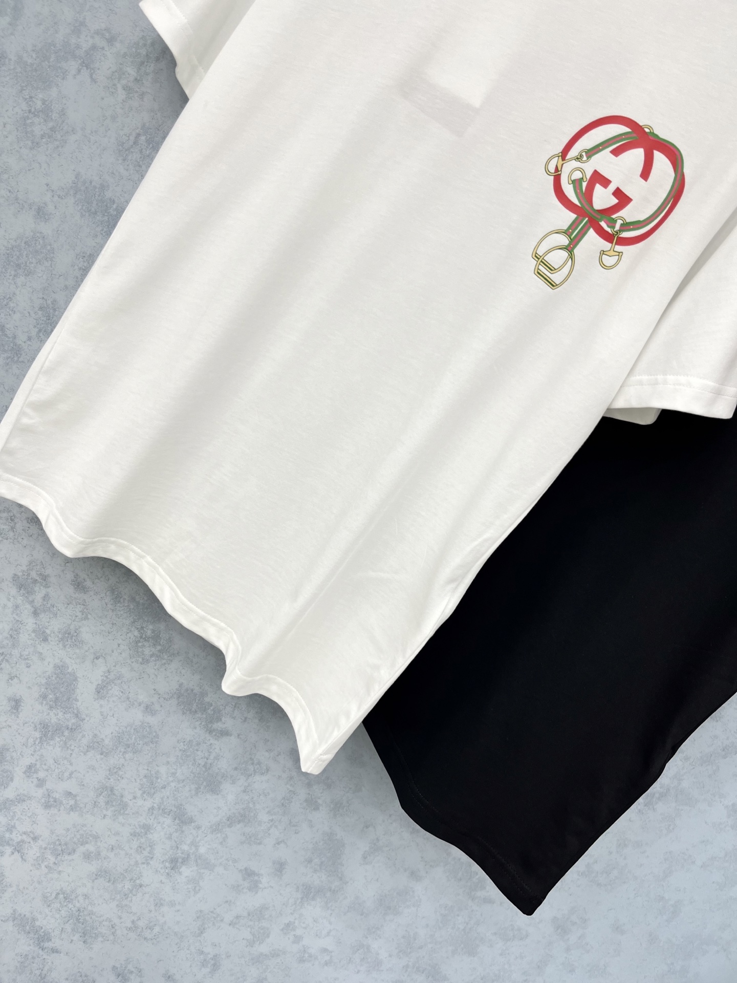 🛒𝐍𝐄𝐖 · 𝟐𝟎𝟐5/爆款现货原单品质 Guc*｜25新品印花短袖T恤宽松版型上身巨显瘦！定制最新工艺