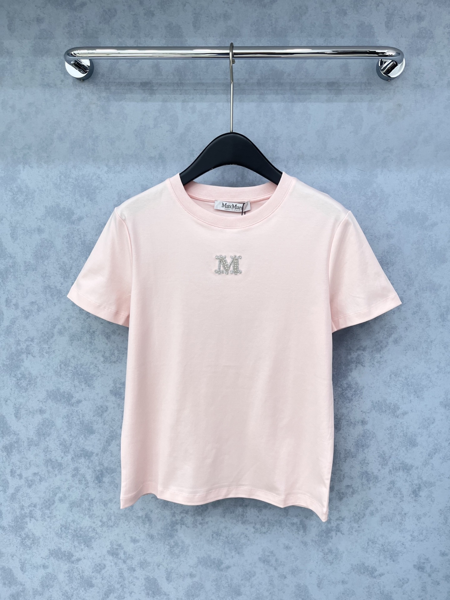 🛒𝐍𝐄𝐖 · 𝟐𝟎𝟐5/爆款现货原单品质 Max*｜精致订珠短袖T恤高订面料 亲肤透气舒适标志性字母图案