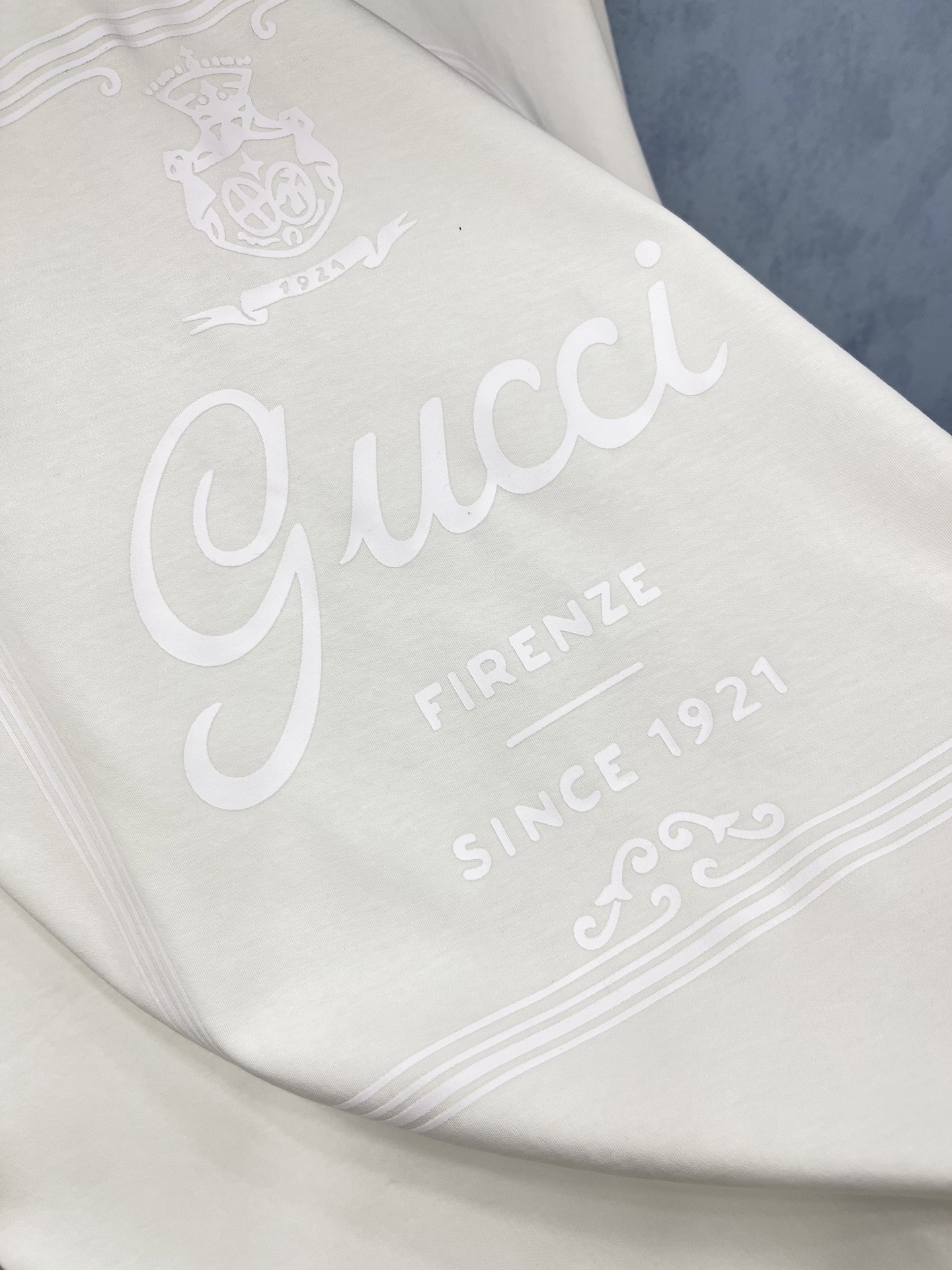 🛒𝐍𝐄𝐖 · 𝟐𝟎𝟐5/爆款现货原单品质 Guc*｜25新品印花短袖T恤宽松版型上身巨显瘦！定制最新工艺