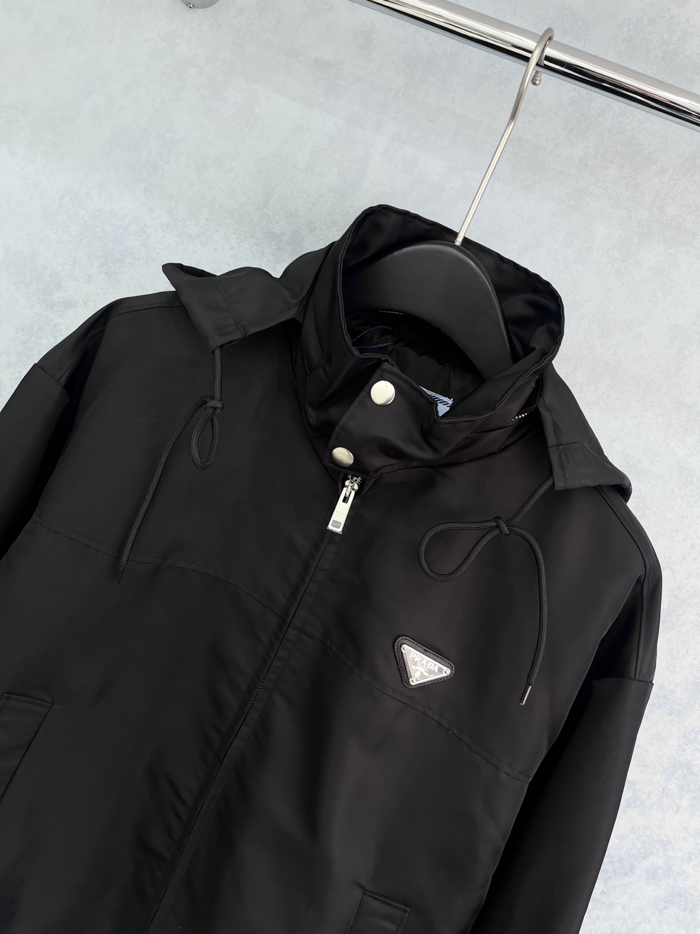 🛒𝐍𝐄𝐖 · 𝟐𝟎𝟐5/爆款现货原单品质 Prad*｜2025新品再生尼龙可拆卸带帽外套定制YB进口环保