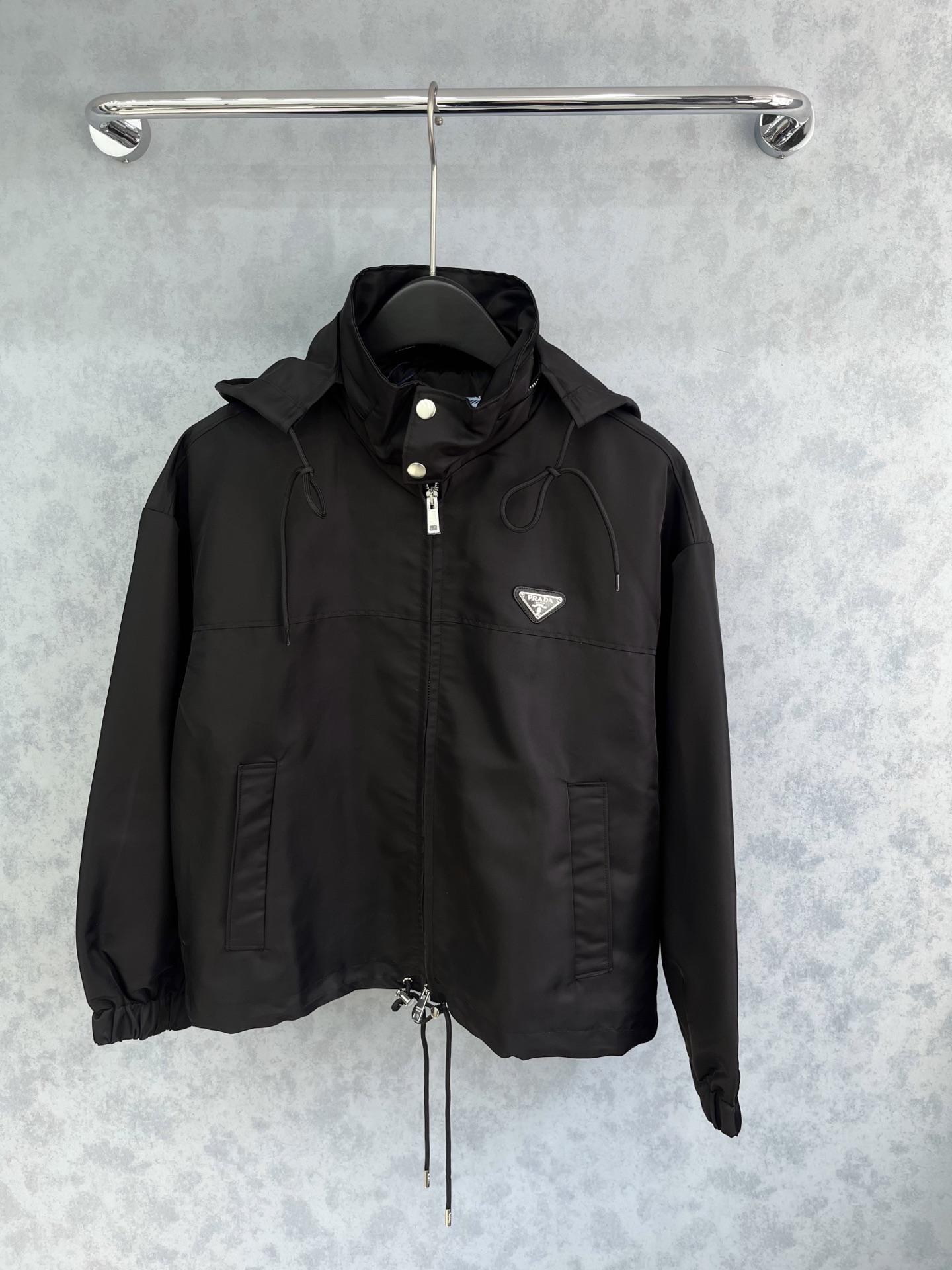 🛒𝐍𝐄𝐖 · 𝟐𝟎𝟐5/爆款现货原单品质 Prad*｜2025新品再生尼龙可拆卸带帽外套定制YB进口环保