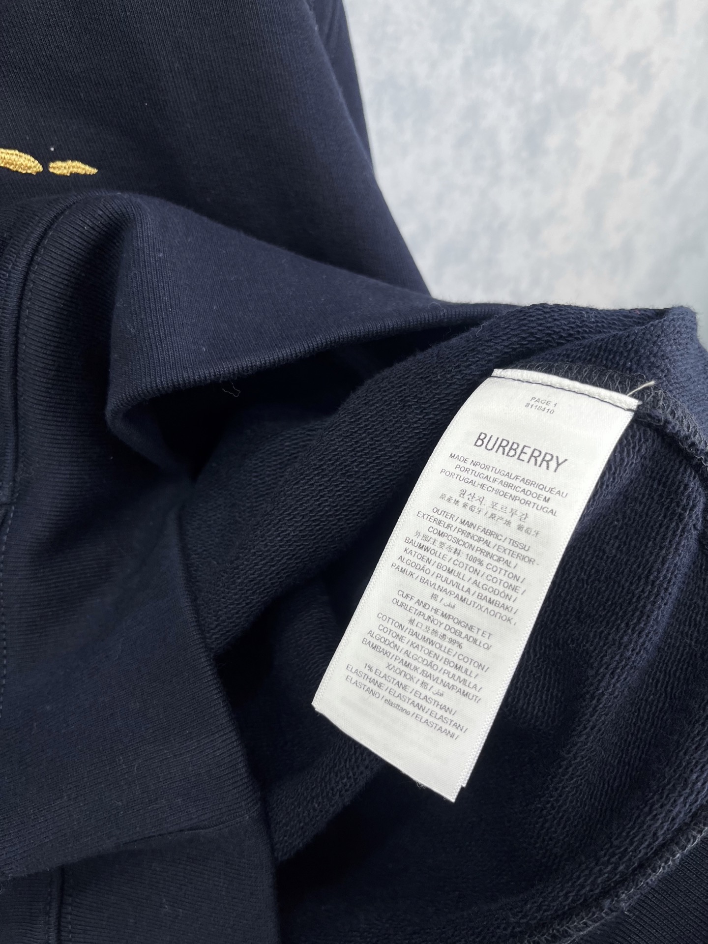 🛒𝐍𝐄𝐖 · 𝟐𝟎𝟐5/爆款现货【原版定制】Bur*｜25经典植绒刺绣带帽卫衣干净利落的裁剪，落肩宽松慵