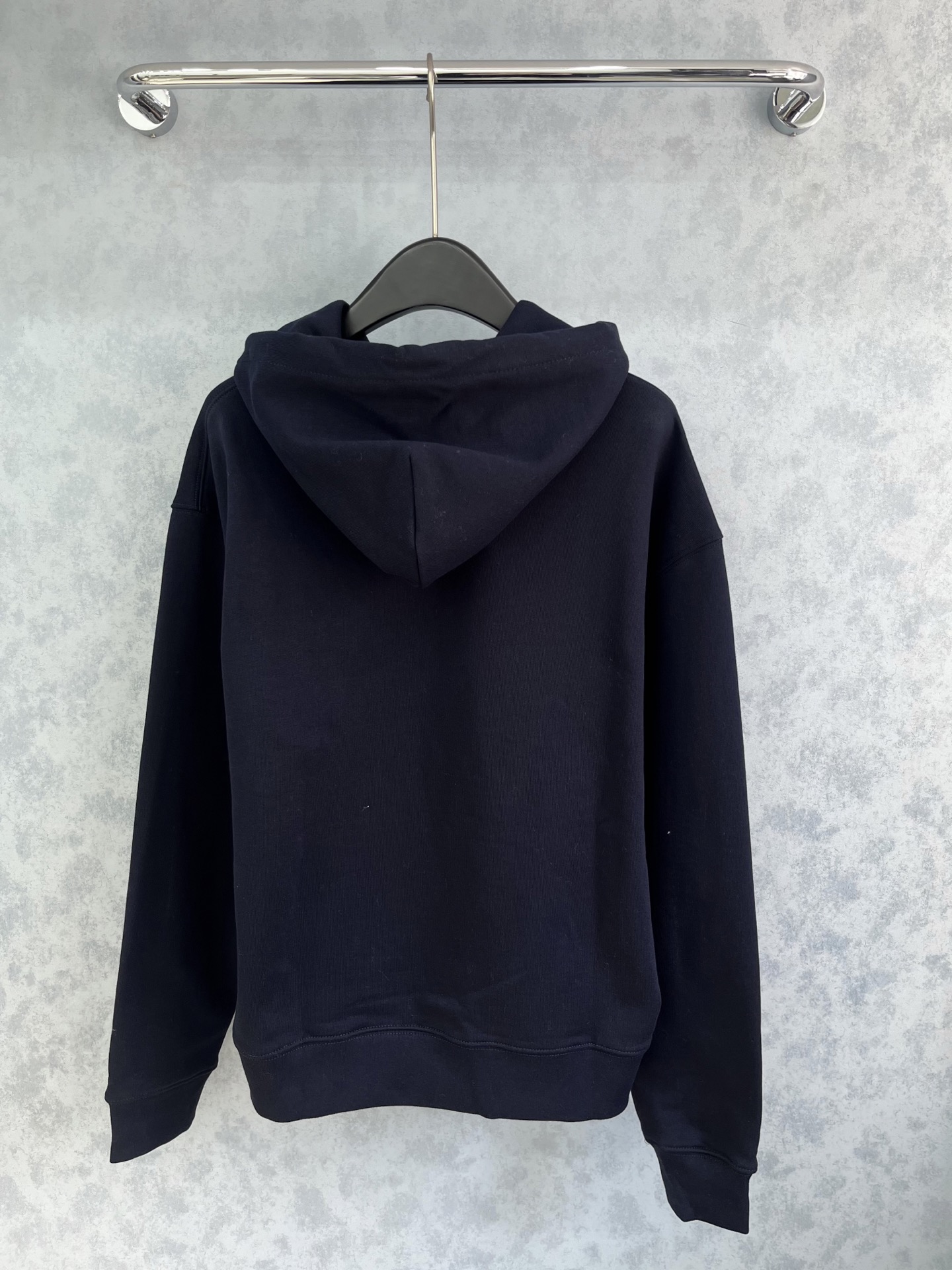 🛒𝐍𝐄𝐖 · 𝟐𝟎𝟐5/爆款现货【原版定制】Bur*｜25经典植绒刺绣带帽卫衣干净利落的裁剪，落肩宽松慵