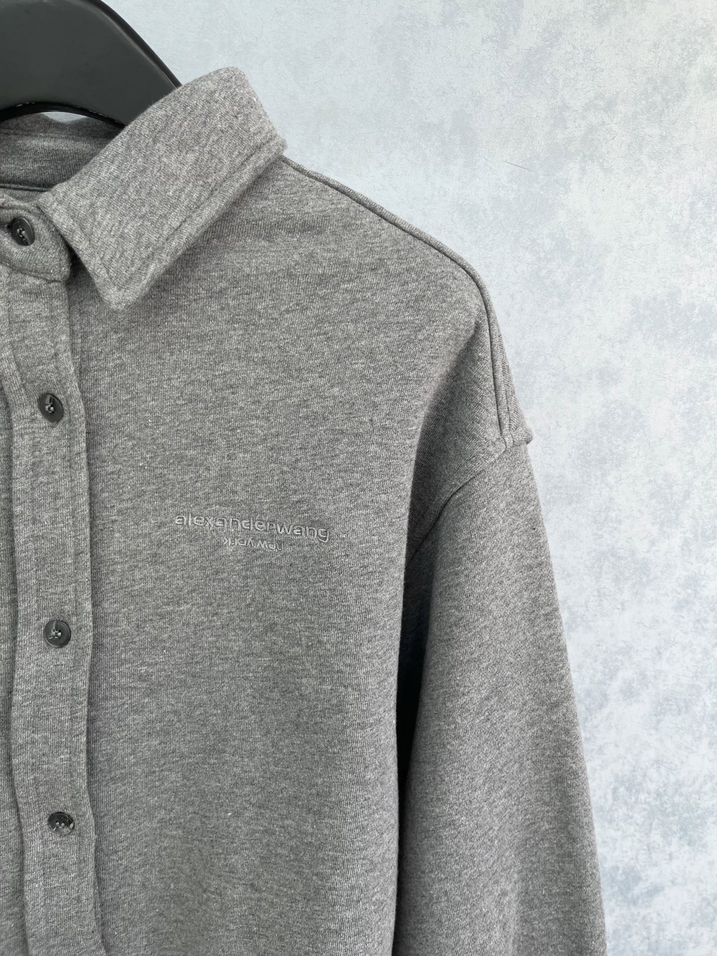 🛒𝐍𝐄𝐖 · 𝟐𝟎𝟐5/爆款现货【原版定制】Alex*｜25经典加绒刺绣翻领卫衣外套干净利落的裁剪，落肩