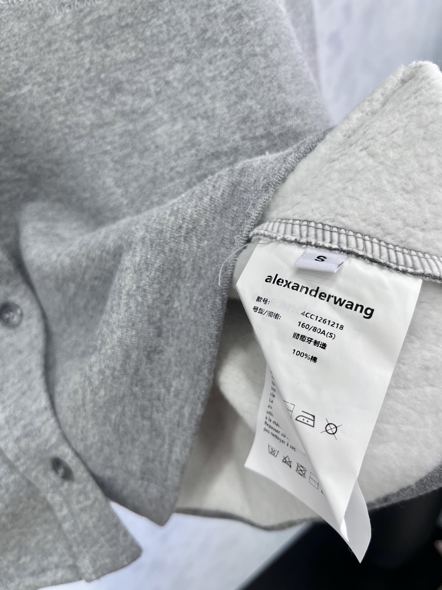 🛒𝐍𝐄𝐖 · 𝟐𝟎𝟐5/爆款现货【原版定制】Alex*｜25经典加绒刺绣翻领卫衣外套干净利落的裁剪，落肩