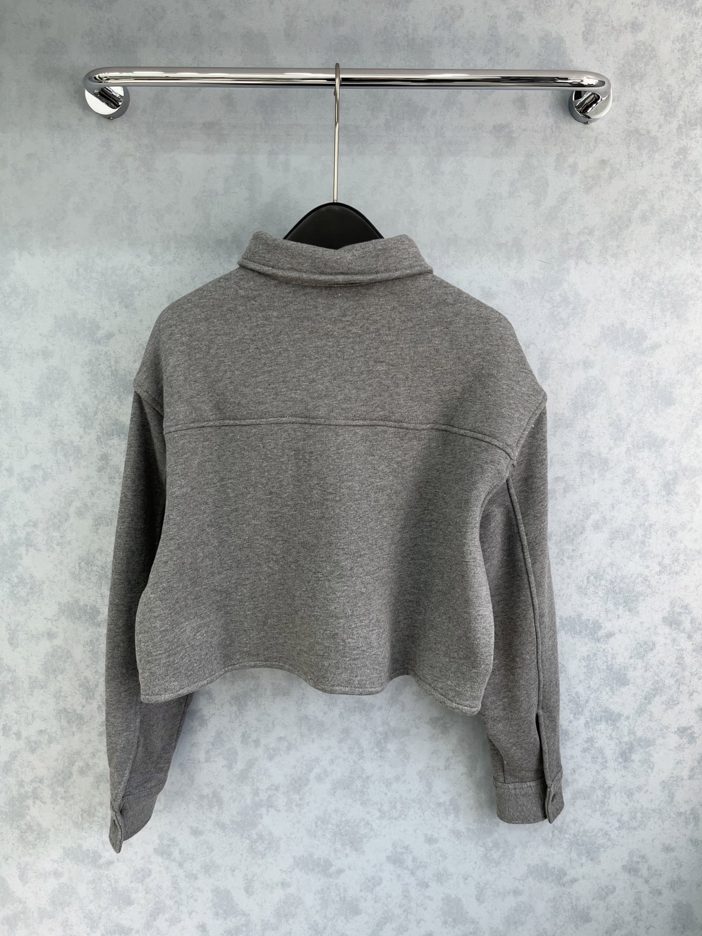 🛒𝐍𝐄𝐖 · 𝟐𝟎𝟐5/爆款现货【原版定制】Alex*｜25经典加绒刺绣翻领卫衣外套干净利落的裁剪，落肩