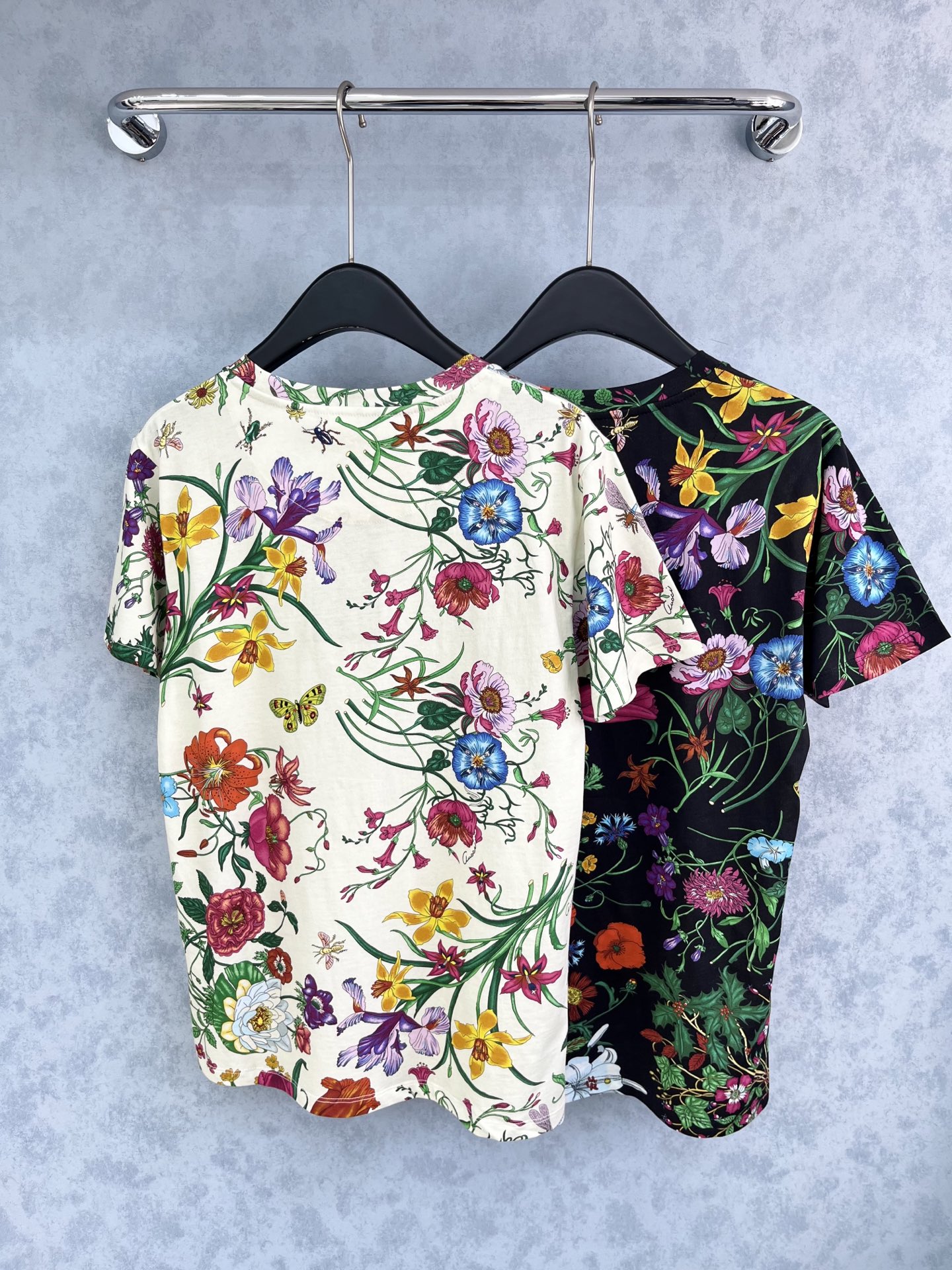 🛒𝐍𝐄𝐖 · 𝟐𝟎𝟐5/爆款现货原单品质 Gucc*｜精致工艺印花短袖T恤高订面料 亲肤透气舒适标志性字