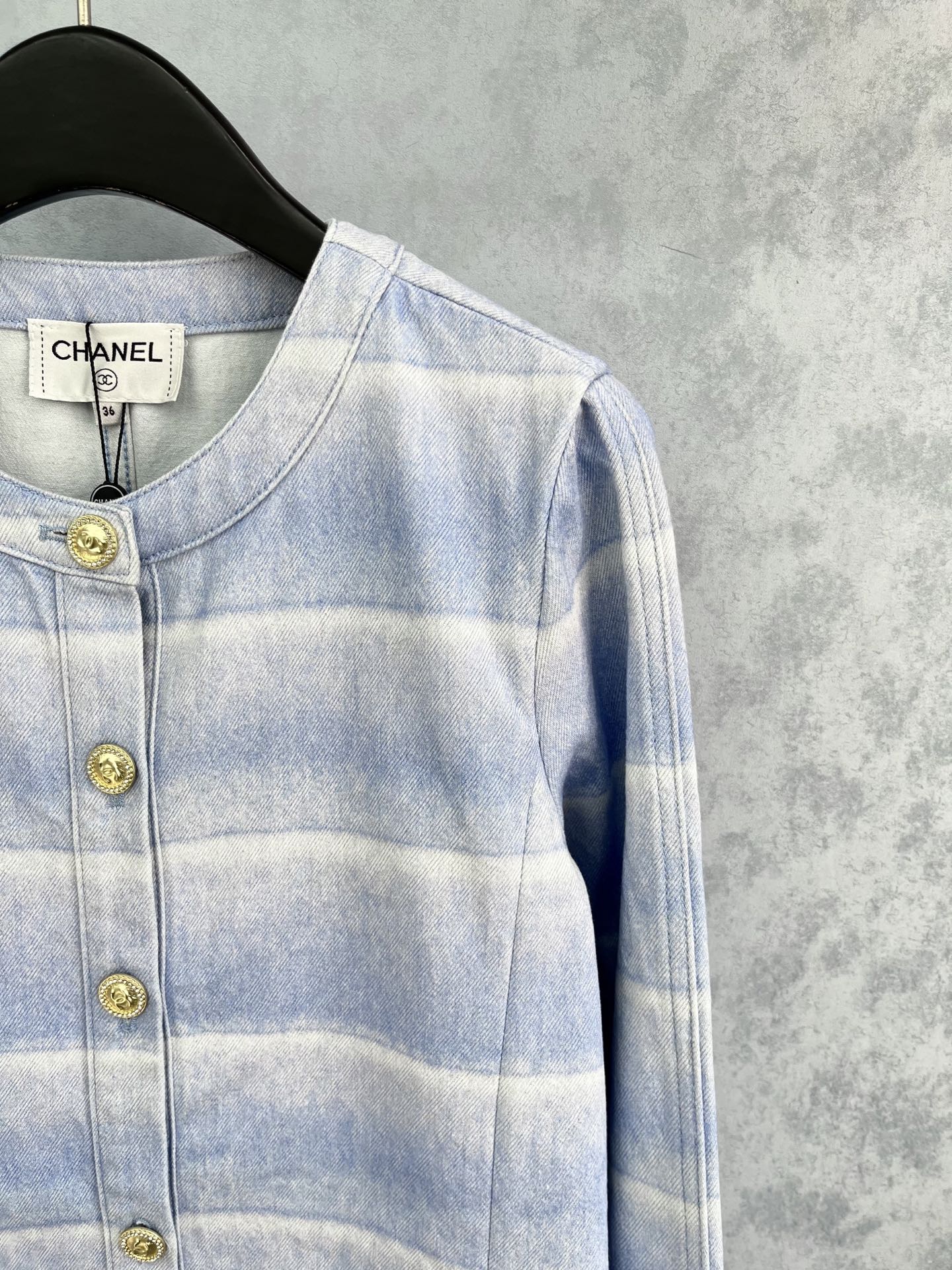 🛒𝐍𝐄𝐖 · 𝟐𝟎𝟐5/爆款现货【原版订制】 Cha*｜25经典条纹渐变色牛仔外套 工艺款 高端设计 进