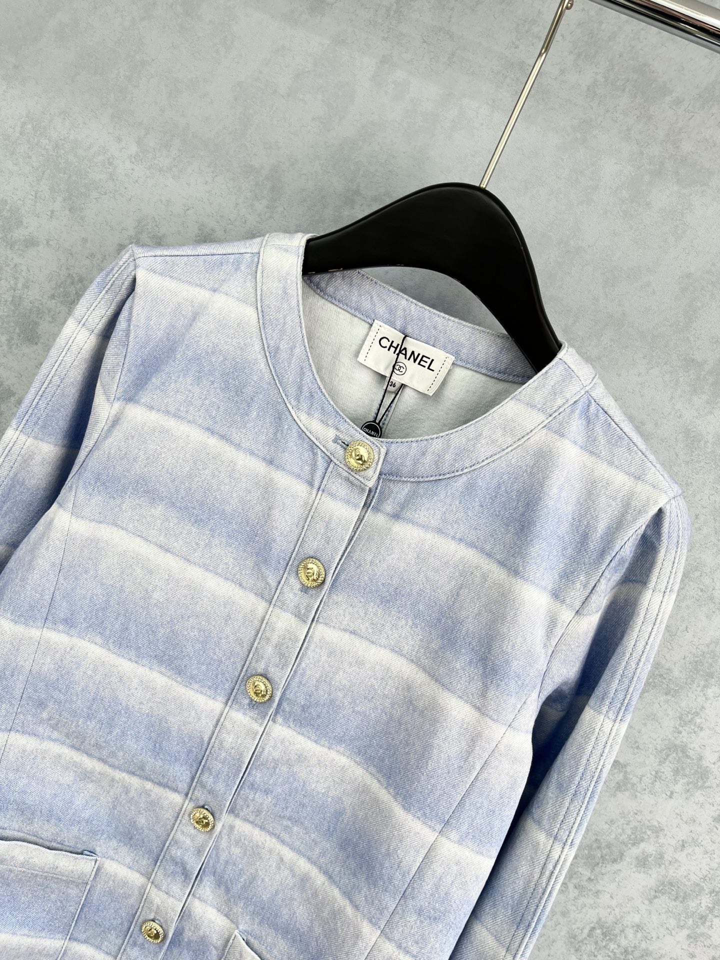 🛒𝐍𝐄𝐖 · 𝟐𝟎𝟐5/爆款现货【原版订制】 Cha*｜25经典条纹渐变色牛仔外套 工艺款 高端设计 进