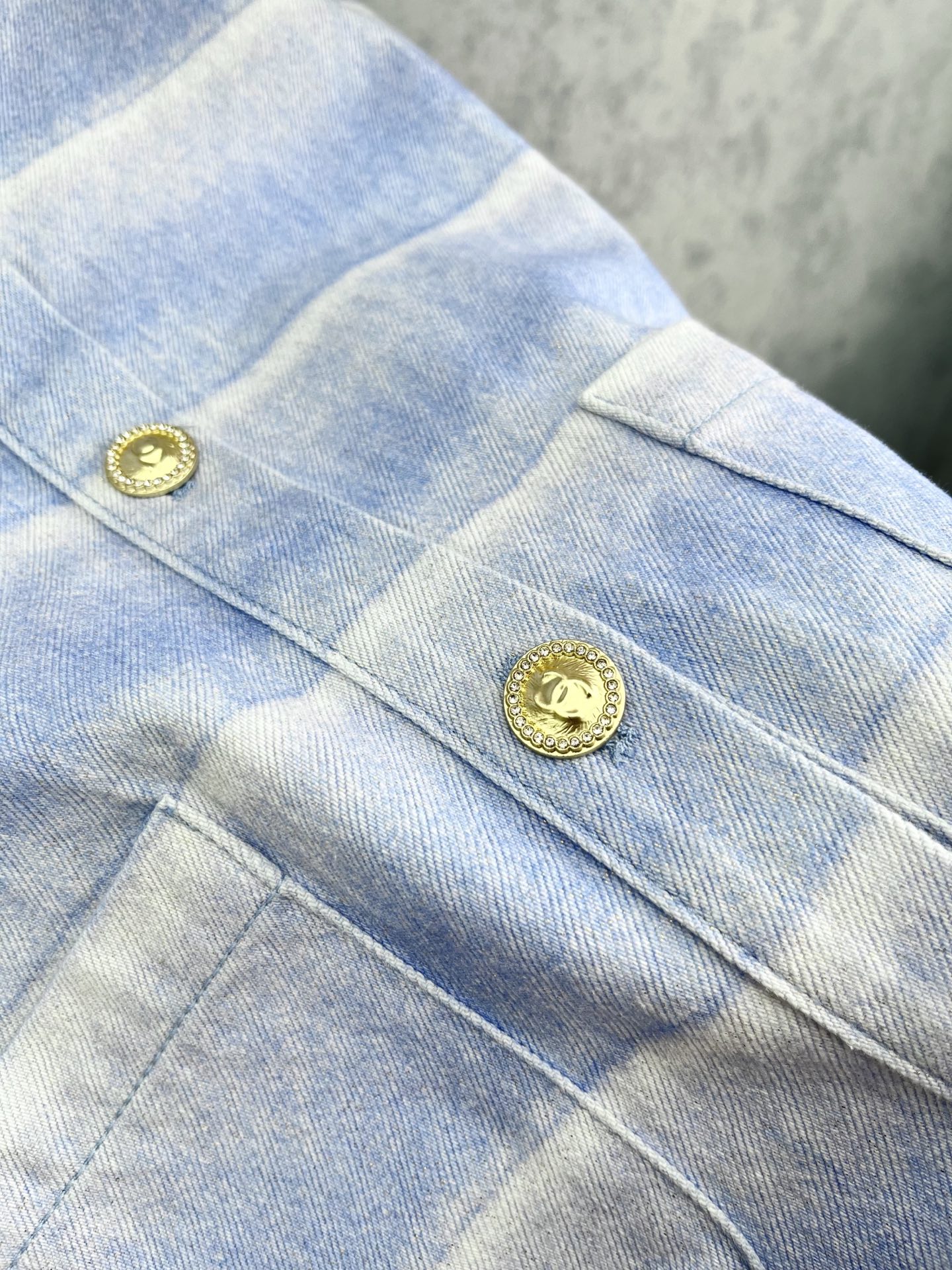 🛒𝐍𝐄𝐖 · 𝟐𝟎𝟐5/爆款现货【原版订制】 Cha*｜25经典条纹渐变色牛仔外套 工艺款 高端设计 进