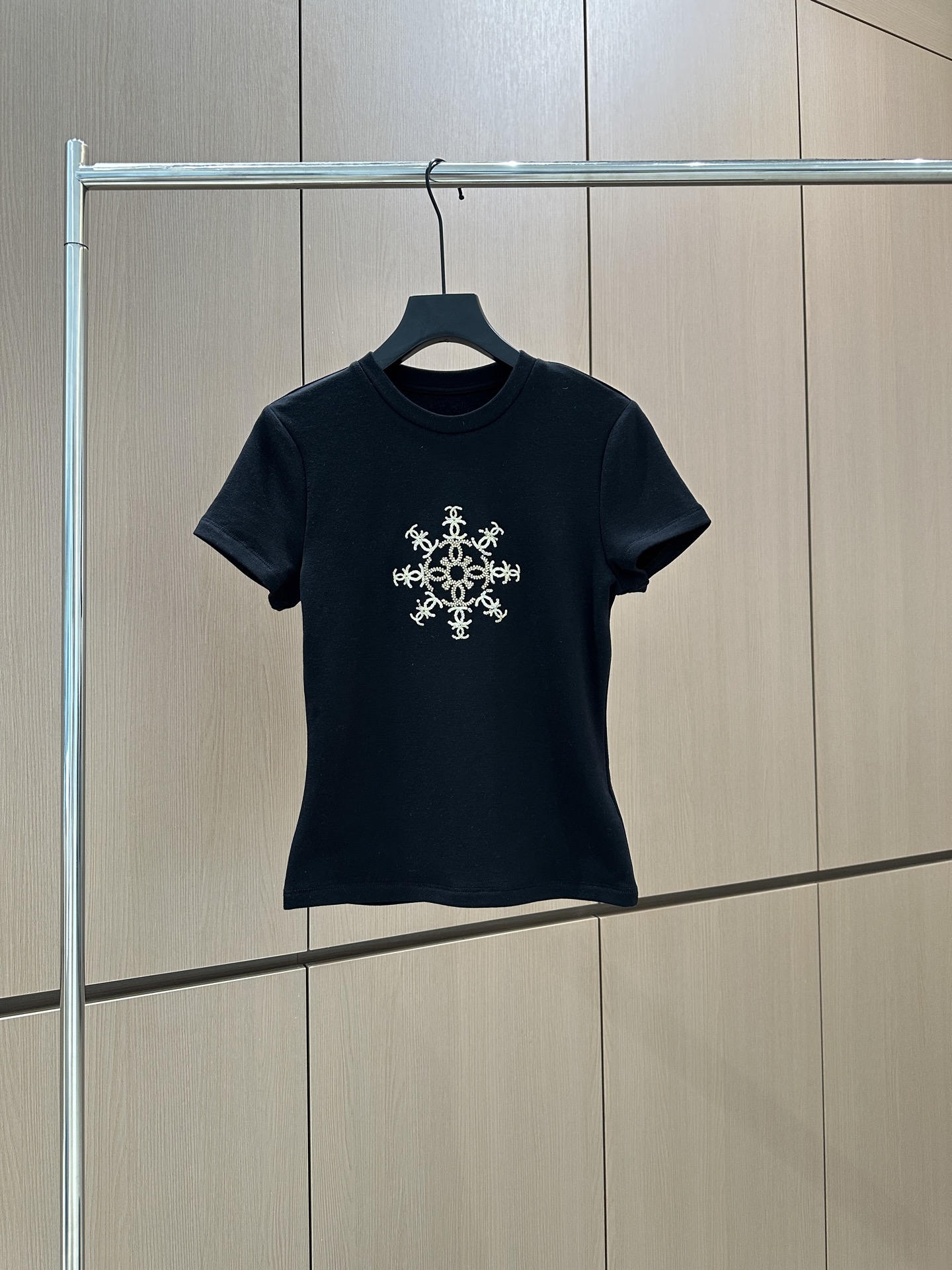 🛒𝐍𝐄𝐖 · 𝟐𝟎𝟐5/爆款现货设计师 原创｜2025新款天丝羊毛磨毛短袖T云感舒适的系列！上身的触感谁