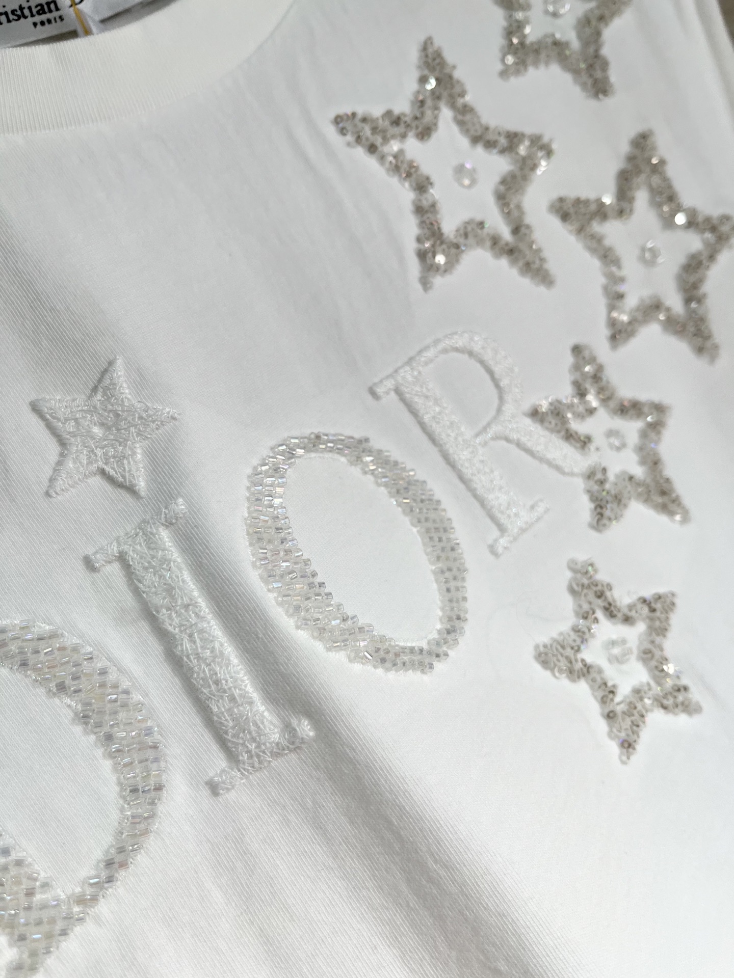 🛒𝐍𝐄𝐖 · 𝟐𝟎𝟐5/爆款现货原单品质 Dio*｜25新品珠片短袖T恤精致宽松版型上身巨显瘦！男女同款