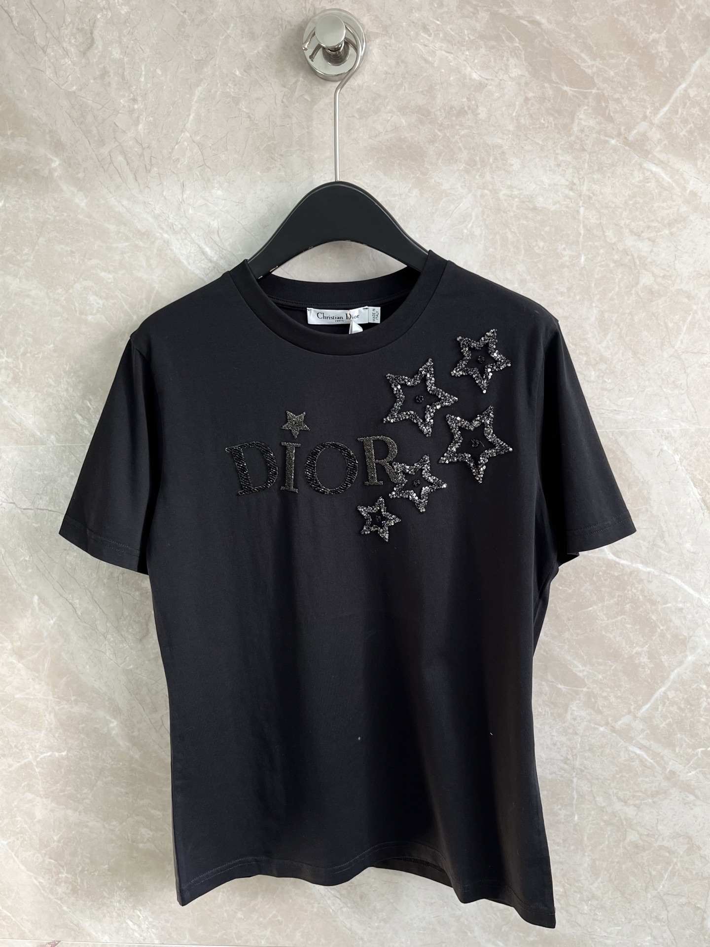 🛒𝐍𝐄𝐖 · 𝟐𝟎𝟐5/爆款现货原单品质 Dio*｜25新品珠片短袖T恤精致宽松版型上身巨显瘦！男女同款