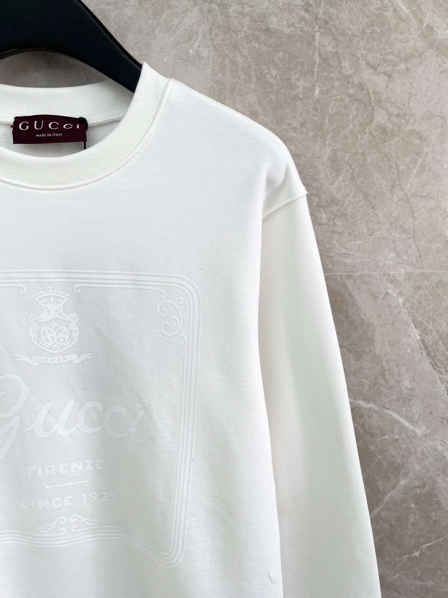 🛒𝐍𝐄𝐖 · 𝟐𝟎𝟐6/爆款现货原单品质 Gucc*｜26早春经典圆领卫衣干净利落的裁剪，落肩宽松慵懒版