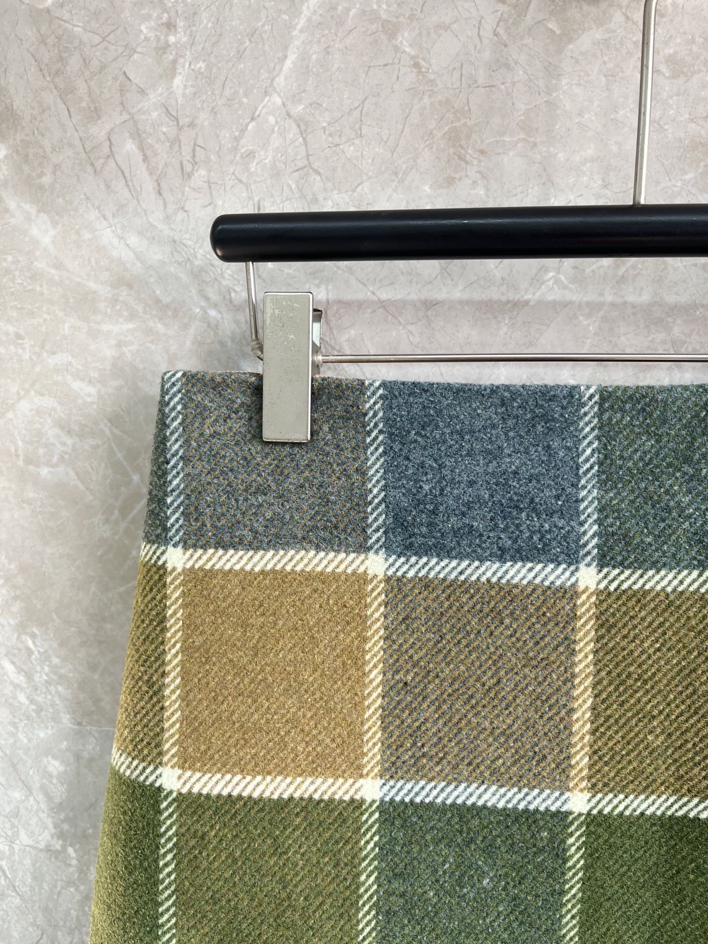 🛒𝐍𝐄𝐖 · 𝟐𝟎𝟐5/爆款现货【原版定制】 Miu Mi *｜2025新品格纹开衩短半裙 系列款定制Y