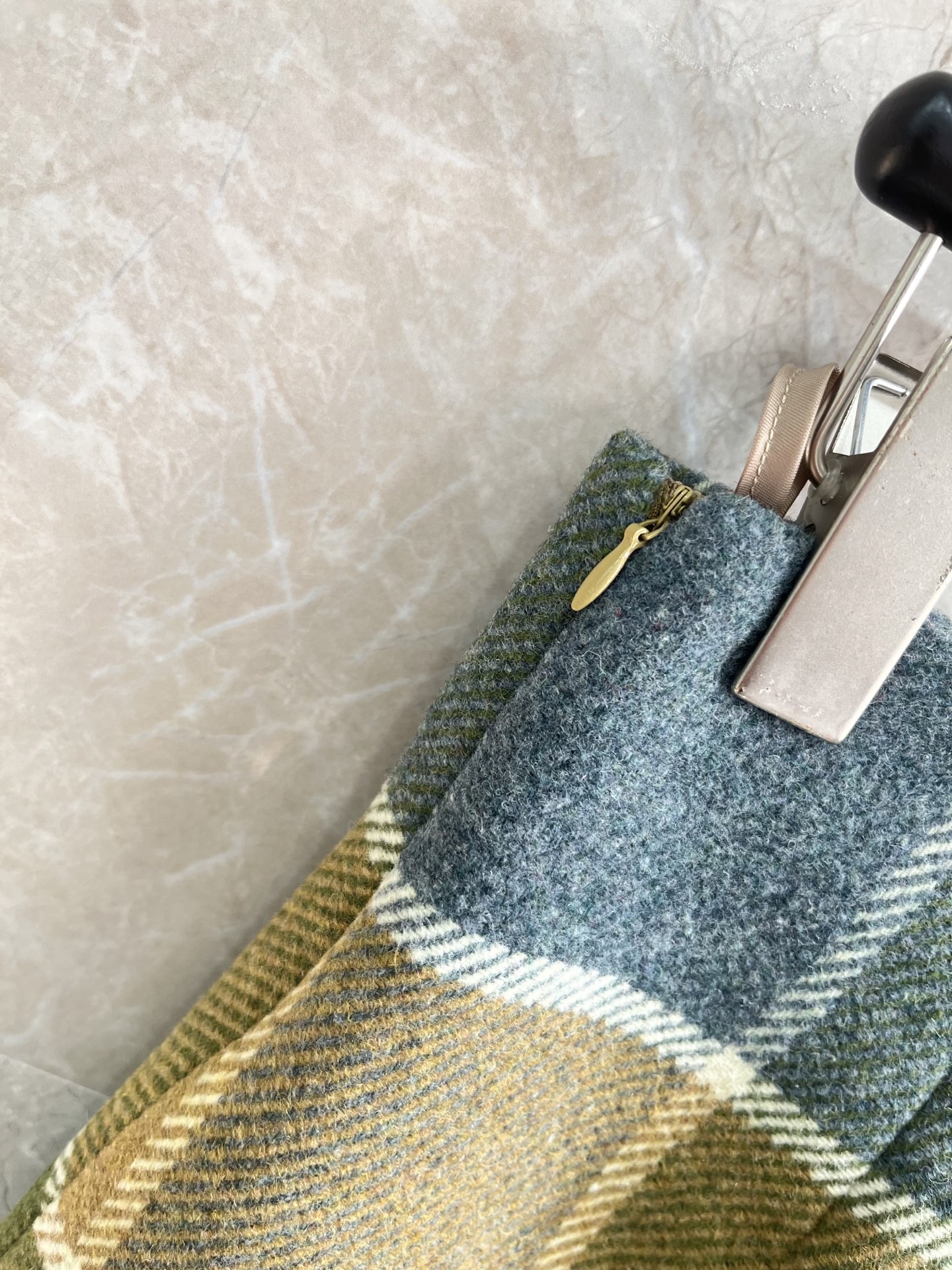 🛒𝐍𝐄𝐖 · 𝟐𝟎𝟐5/爆款现货【原版定制】 Miu Mi *｜2025新品格纹开衩短半裙 系列款定制Y