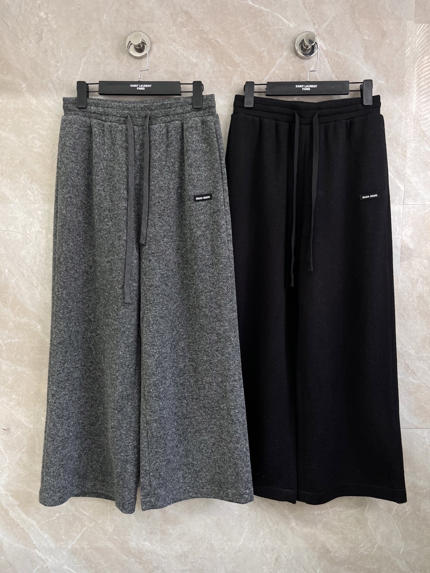 🛒𝐍𝐄𝐖 · 𝟐𝟎𝟐5/爆款现货原单品质 Miu Mi*｜2025新品加厚羊毛休闲裤高品质羊毛🦙 ，软软