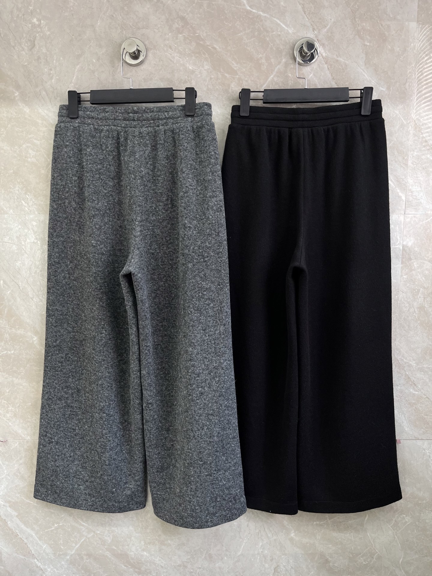 🛒𝐍𝐄𝐖 · 𝟐𝟎𝟐5/爆款现货原单品质 Miu Mi*｜2025新品加厚羊毛休闲裤高品质羊毛🦙 ，软软