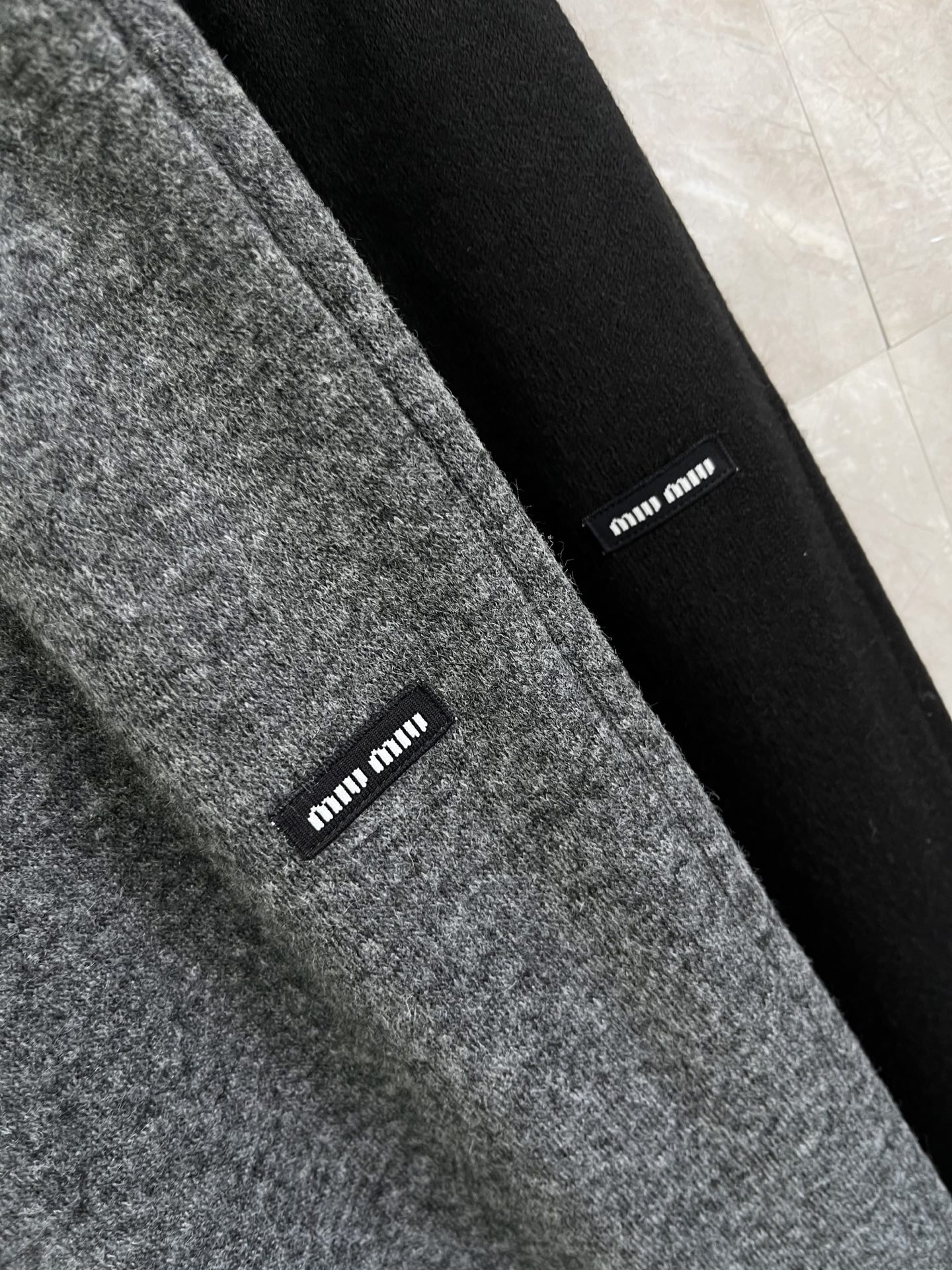 🛒𝐍𝐄𝐖 · 𝟐𝟎𝟐5/爆款现货原单品质 Miu Mi*｜2025新品加厚羊毛休闲裤高品质羊毛🦙 ，软软