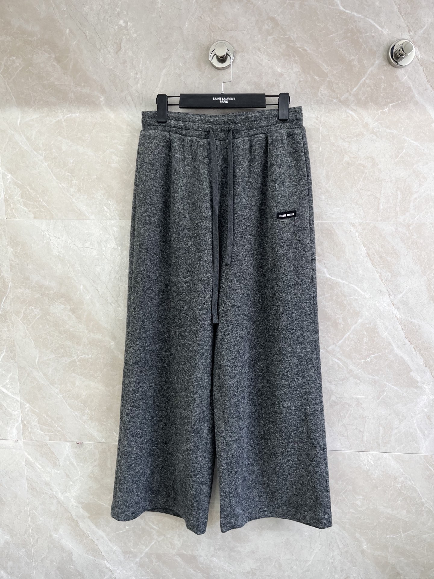 🛒𝐍𝐄𝐖 · 𝟐𝟎𝟐5/爆款现货原单品质 Miu Mi*｜2025新品加厚羊毛休闲裤高品质羊毛🦙 ，软软