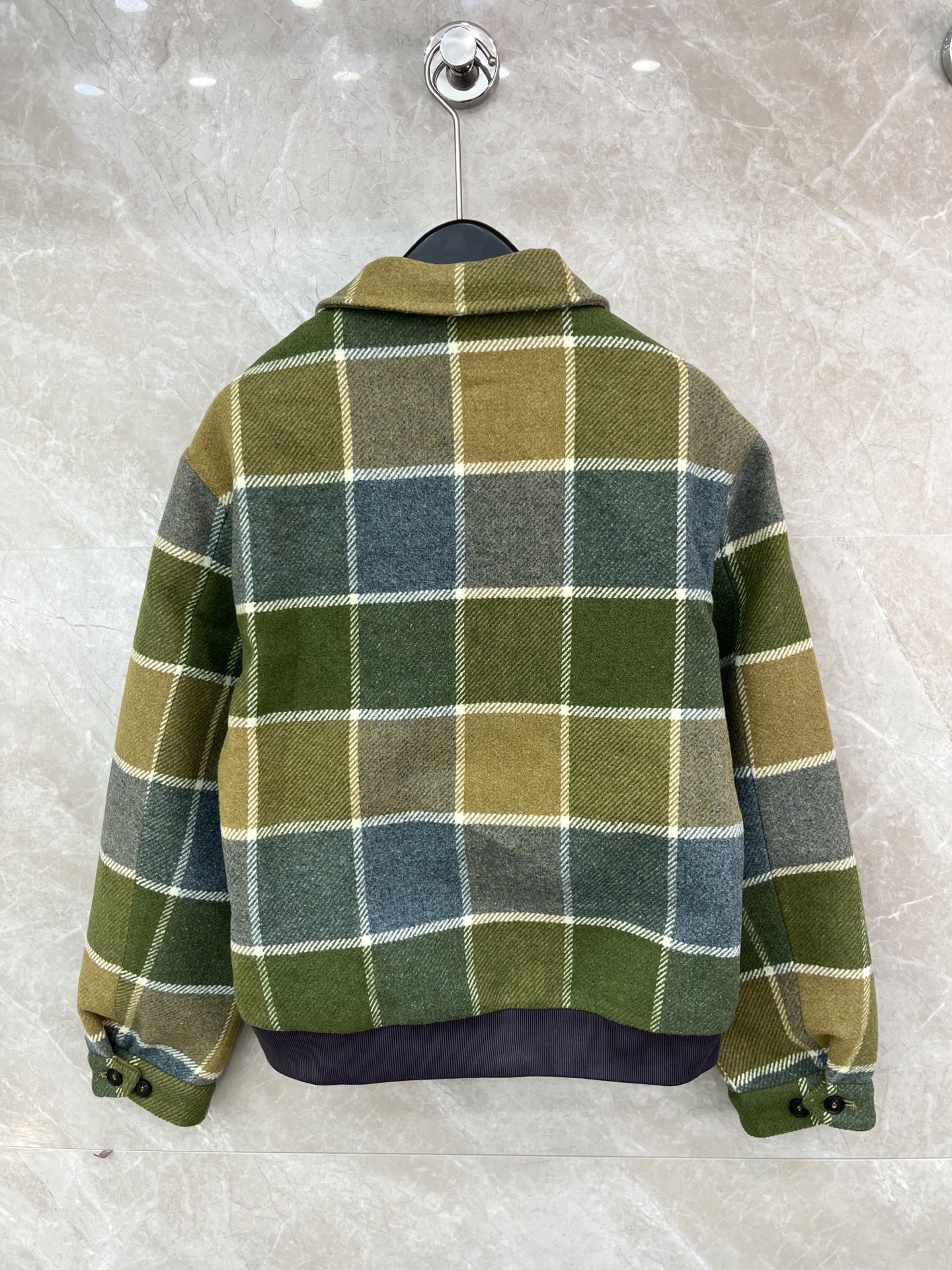 🛒𝐍𝐄𝐖 · 𝟐𝟎𝟐5/爆款现货【原版定制】 Miu Mi *｜2025新品格纹翻领拉链外套 系列款定制