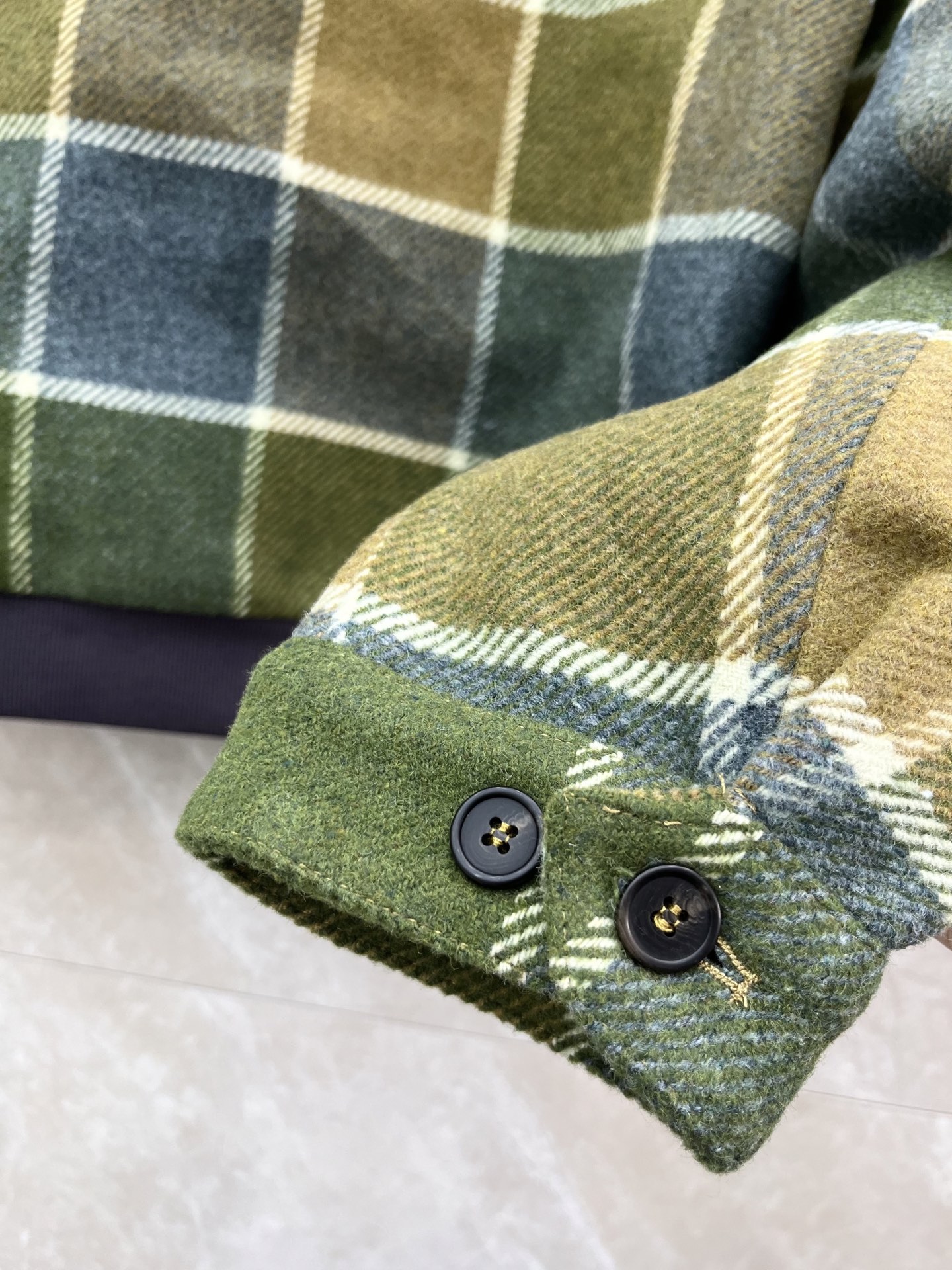 🛒𝐍𝐄𝐖 · 𝟐𝟎𝟐5/爆款现货【原版定制】 Miu Mi *｜2025新品格纹翻领拉链外套 系列款定制