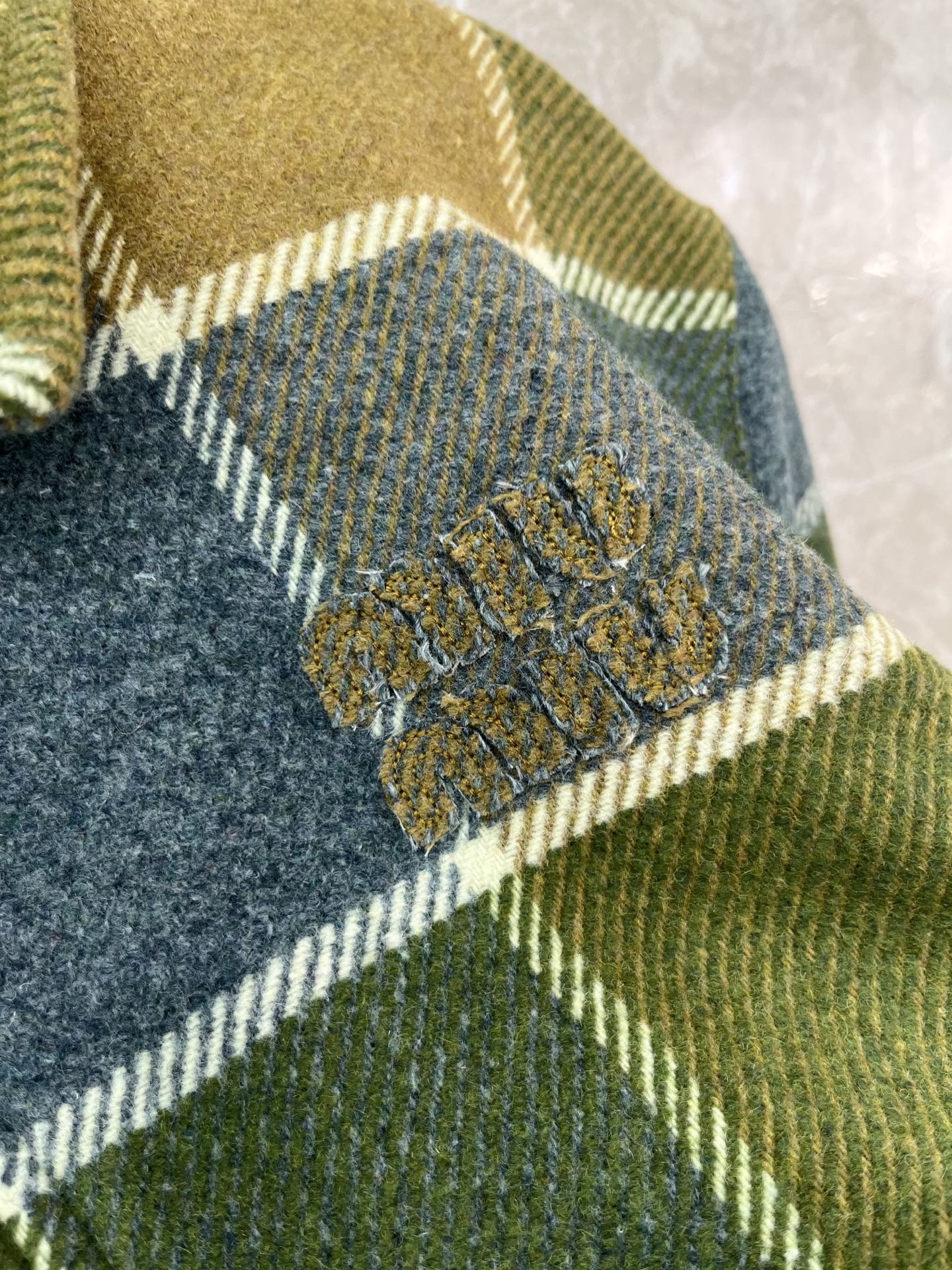 🛒𝐍𝐄𝐖 · 𝟐𝟎𝟐5/爆款现货【原版定制】 Miu Mi *｜2025新品格纹翻领拉链外套 系列款定制