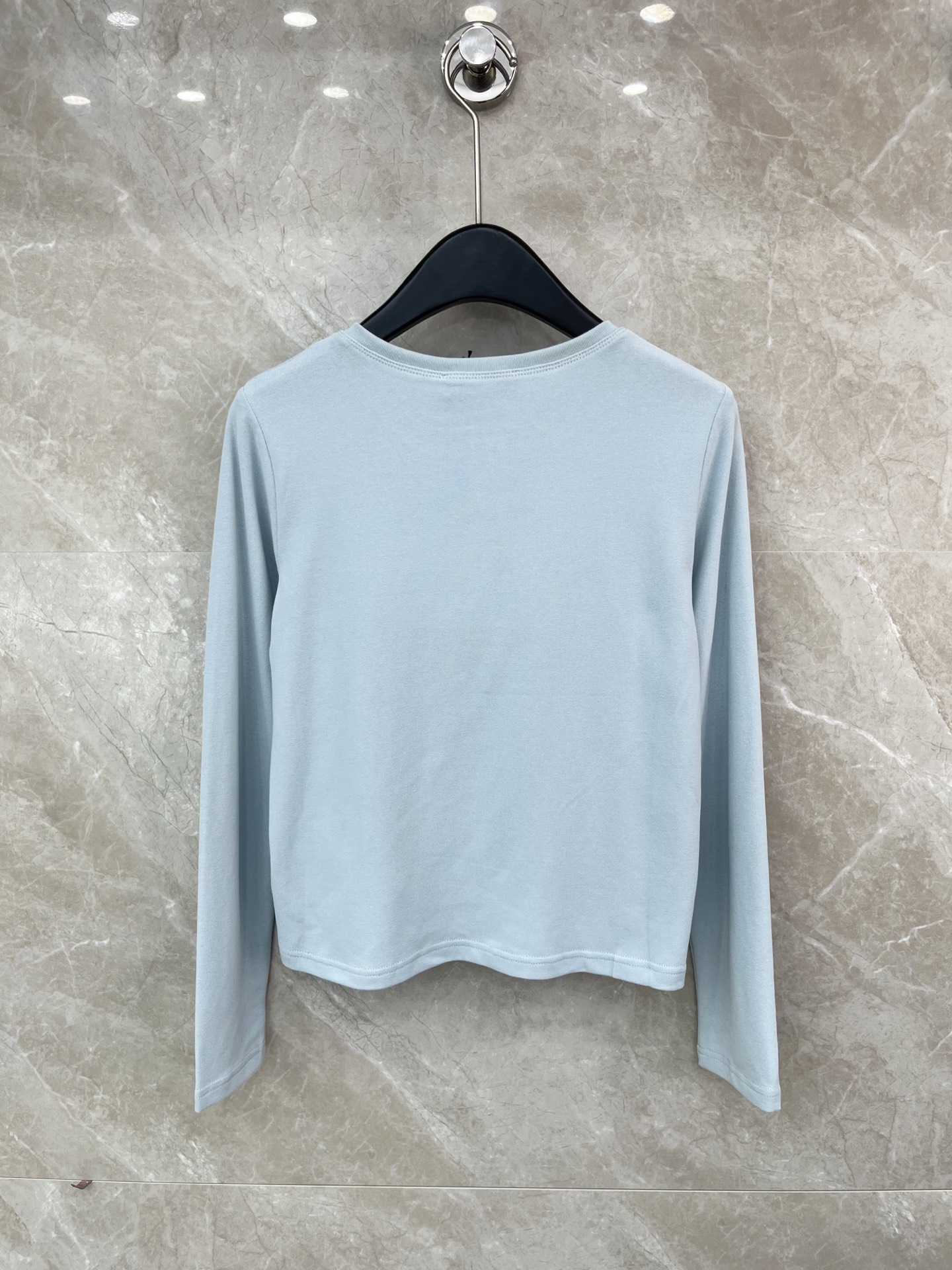 🛒𝐍𝐄𝐖 · 𝟐𝟎𝟐6/爆款现货原单品质 Miu Mi*｜2026新款刺绣长袖T云感舒适的面料上身的触感