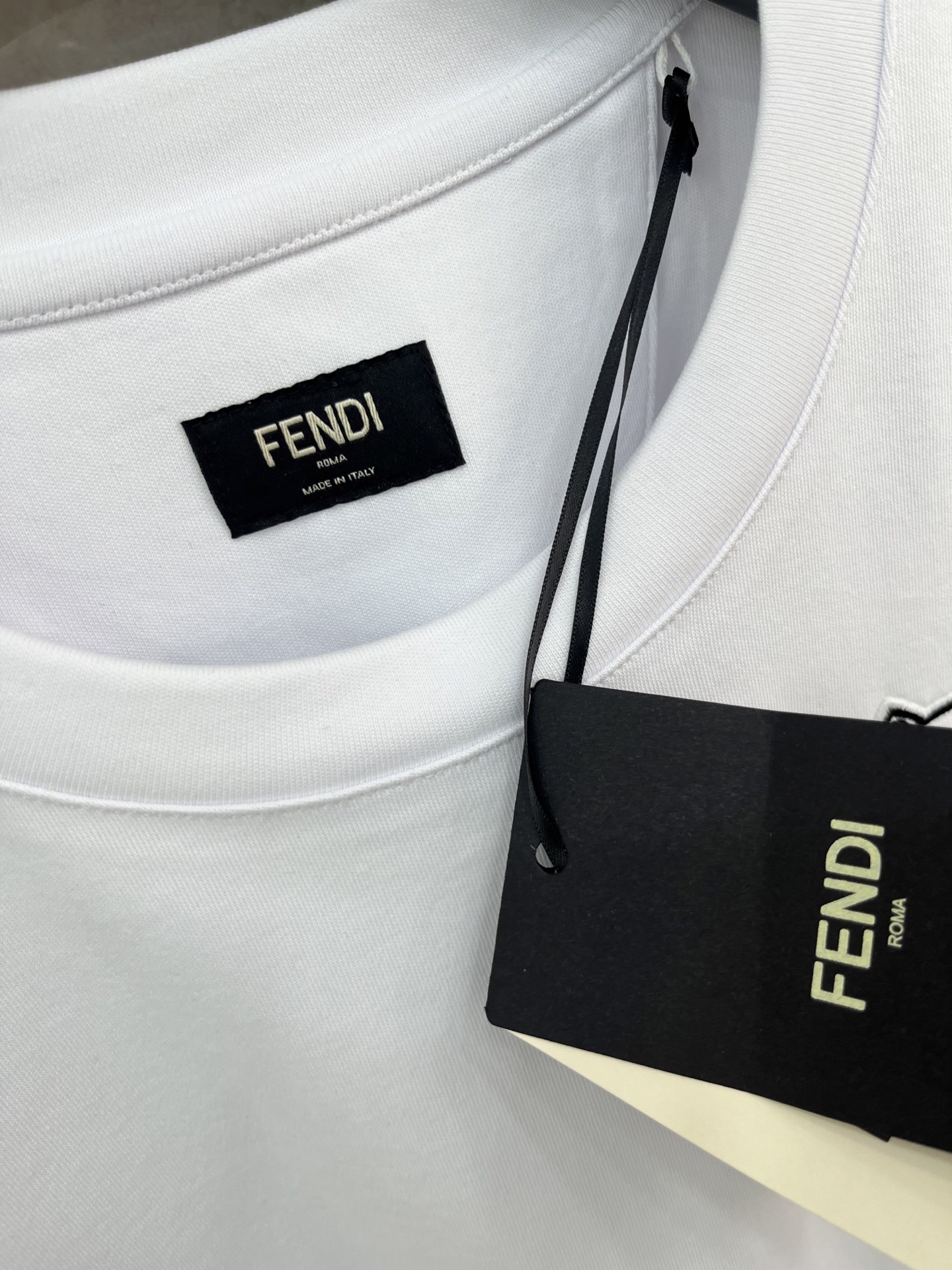🛒𝐍𝐄𝐖 · 𝟐𝟎𝟐6/爆款现货原单品质 Fend*｜26新品刺绣短袖T恤精致宽松版型上身巨百搭定制最新