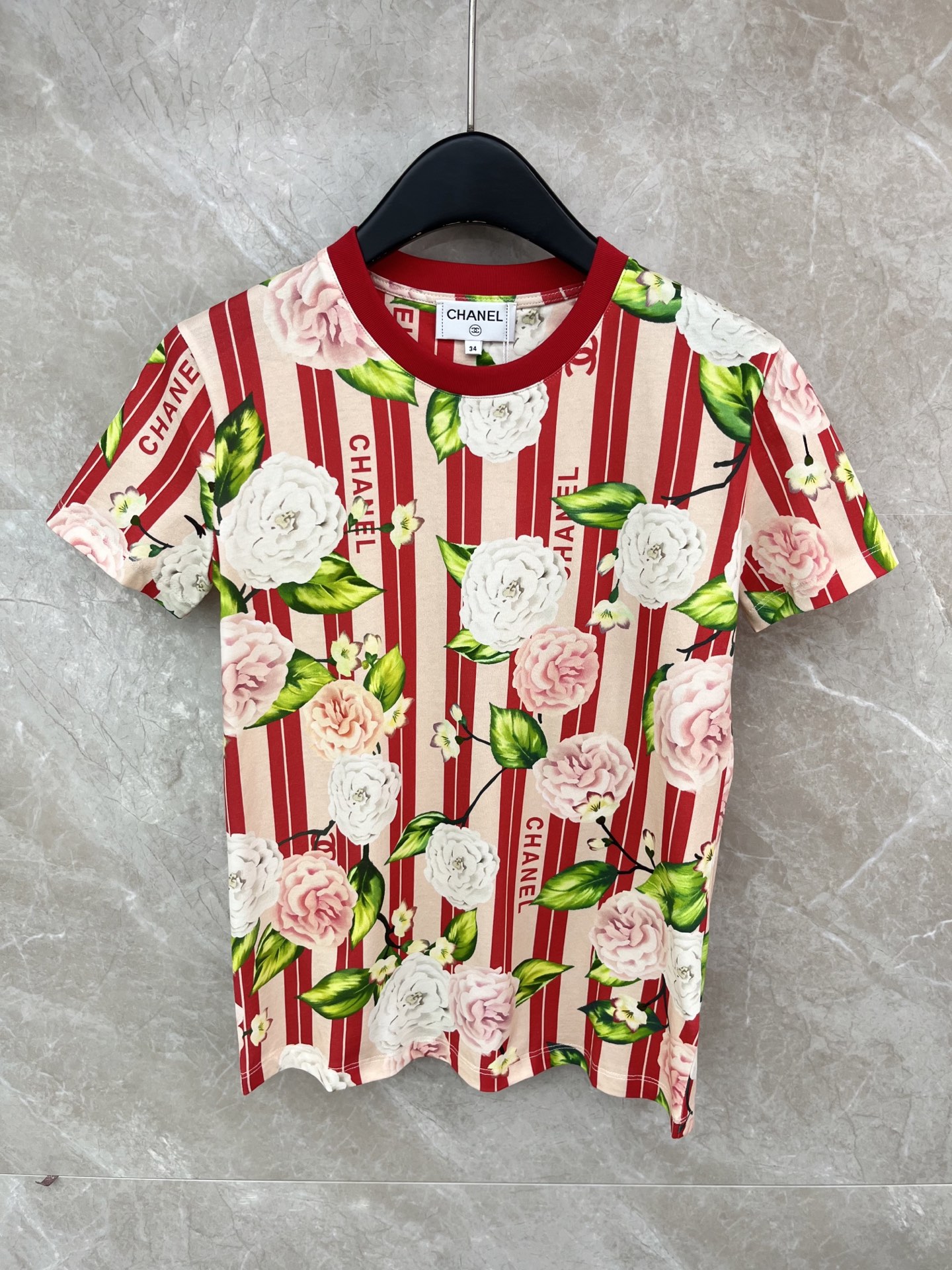 🛒𝐍𝐄𝐖 · 𝟐𝟎𝟐6/爆款现货原单品质 Chane*｜精致工艺印花短袖T恤高订面料 亲肤透气舒适标志性