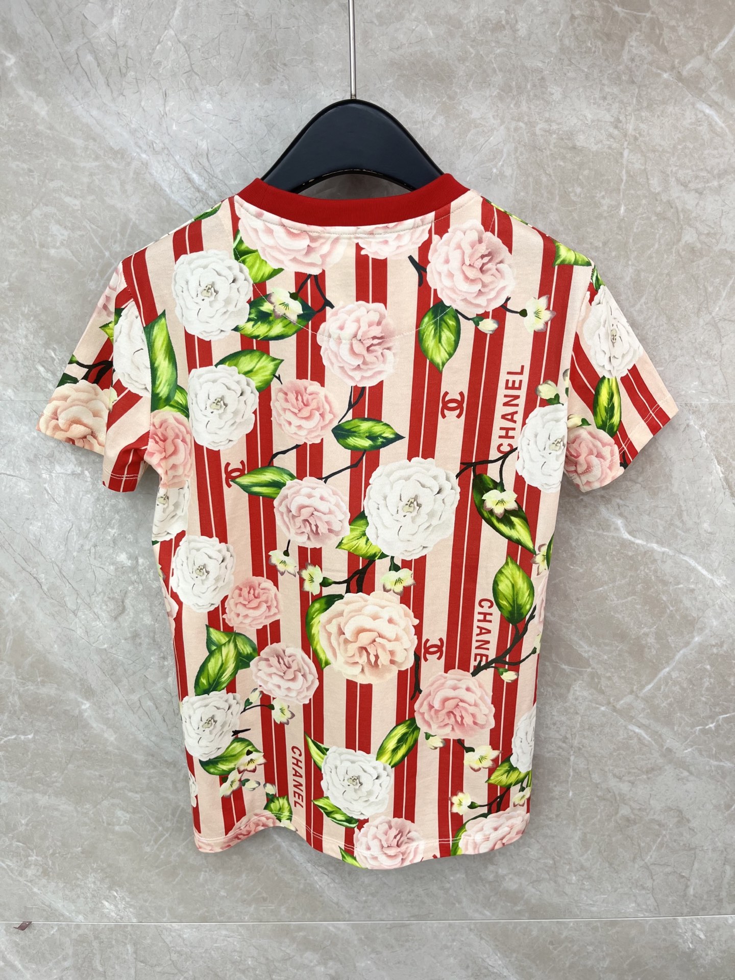 🛒𝐍𝐄𝐖 · 𝟐𝟎𝟐6/爆款现货原单品质 Chane*｜精致工艺印花短袖T恤高订面料 亲肤透气舒适标志性