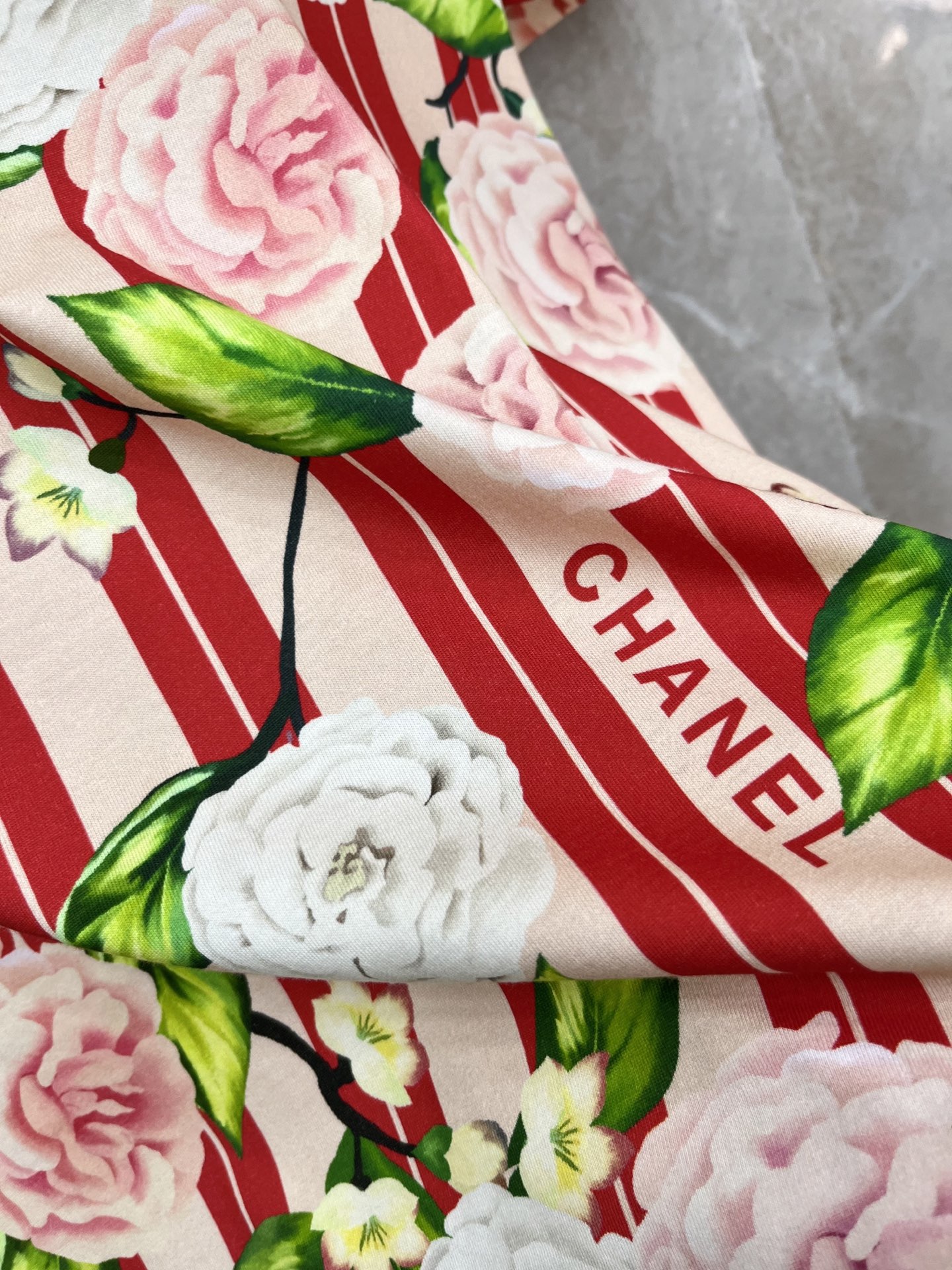 🛒𝐍𝐄𝐖 · 𝟐𝟎𝟐6/爆款现货原单品质 Chane*｜精致工艺印花短袖T恤高订面料 亲肤透气舒适标志性