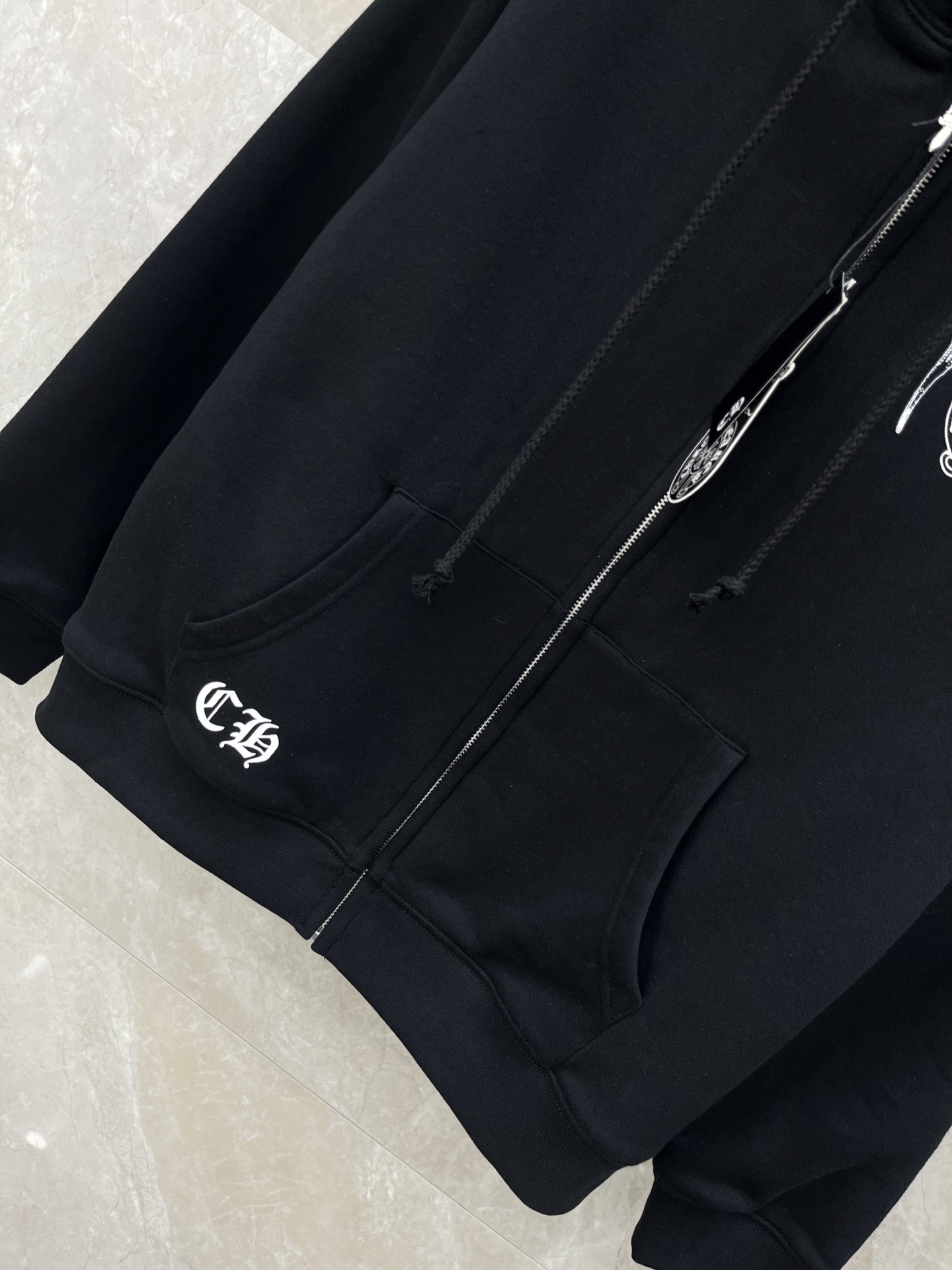 🛒𝐍𝐄𝐖 · 𝟐𝟎𝟐5/爆款现货原单品质 克罗星｜25带帽双层新品外套高端定制棉质面料 撞色印花重工设计