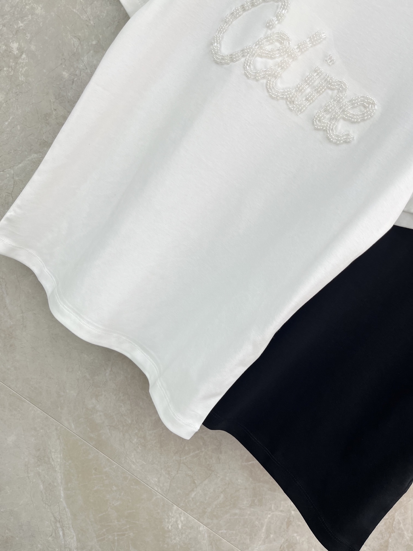 🛒𝐍𝐄𝐖 · 𝟐𝟎𝟐6/爆款现货原单品质 Celi*｜精致订珠字母短袖T恤高订面料 亲肤透气舒适标志性字