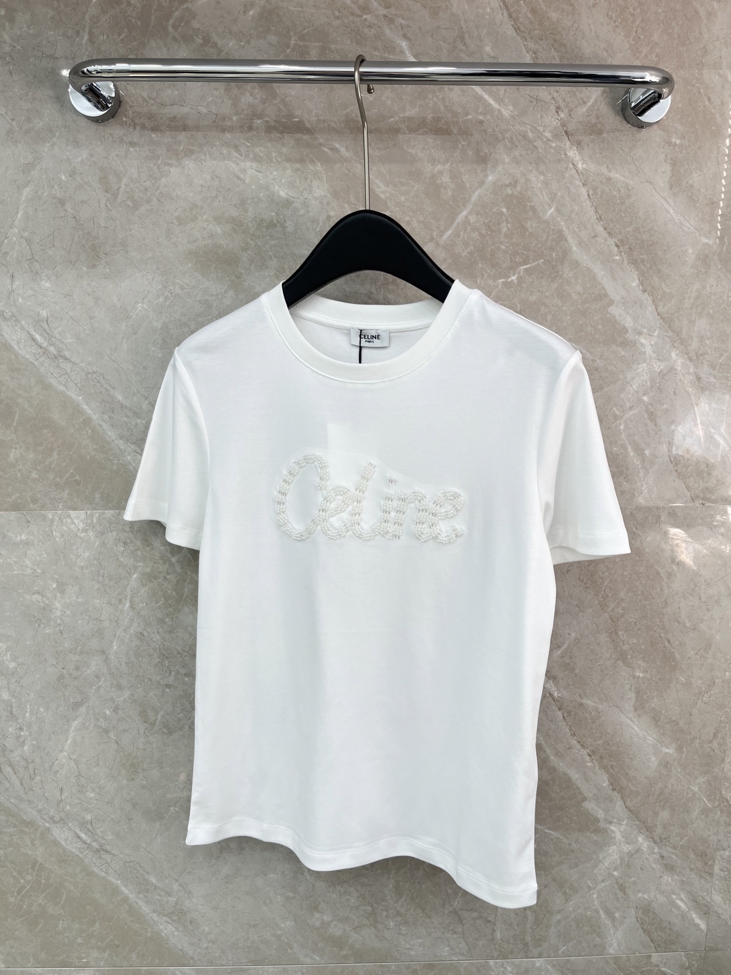 🛒𝐍𝐄𝐖 · 𝟐𝟎𝟐6/爆款现货原单品质 Celi*｜精致订珠字母短袖T恤高订面料 亲肤透气舒适标志性字