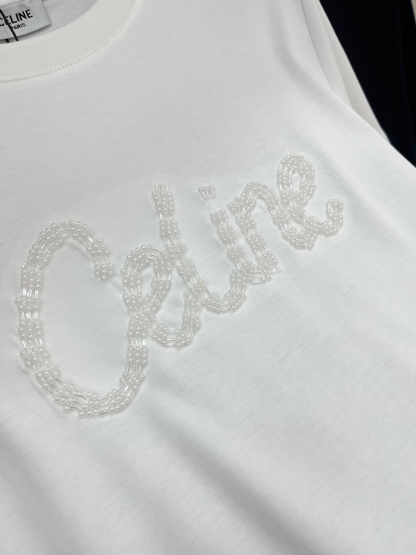 🛒𝐍𝐄𝐖 · 𝟐𝟎𝟐6/爆款现货原单品质 Celi*｜精致订珠字母短袖T恤高订面料 亲肤透气舒适标志性字