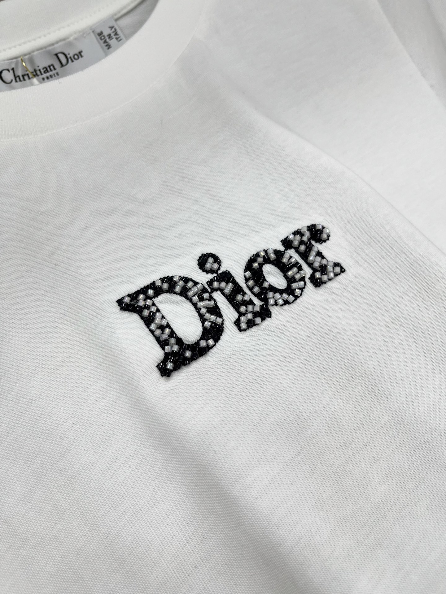 🛒𝐍𝐄𝐖 · 𝟐𝟎𝟐6/爆款现货原单品质 Dio*｜精致订珠短袖T恤高订面料 亲肤透气舒适标志性字母图案