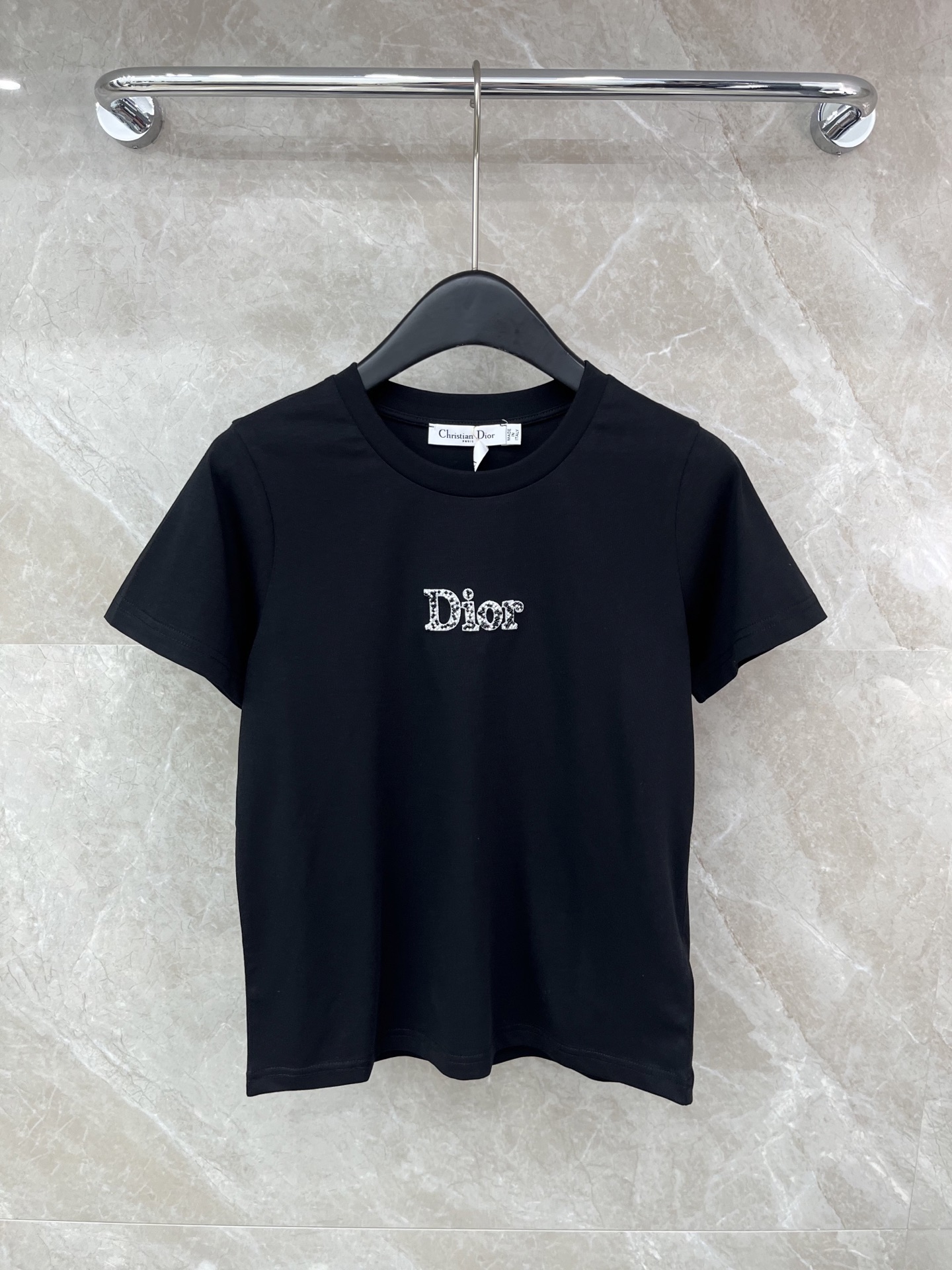 🛒𝐍𝐄𝐖 · 𝟐𝟎𝟐6/爆款现货原单品质 Dio*｜精致订珠短袖T恤高订面料 亲肤透气舒适标志性字母图案
