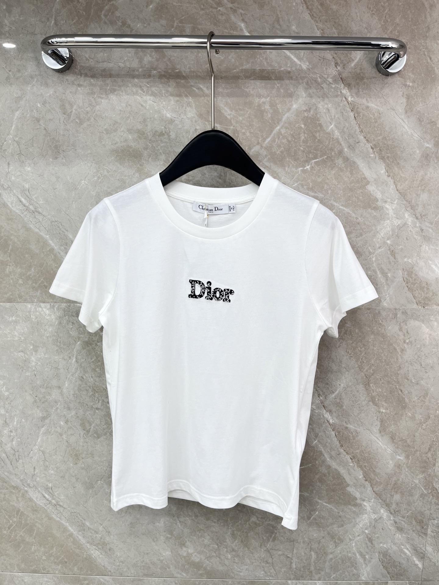 🛒𝐍𝐄𝐖 · 𝟐𝟎𝟐6/爆款现货原单品质 Dio*｜精致订珠短袖T恤高订面料 亲肤透气舒适标志性字母图案