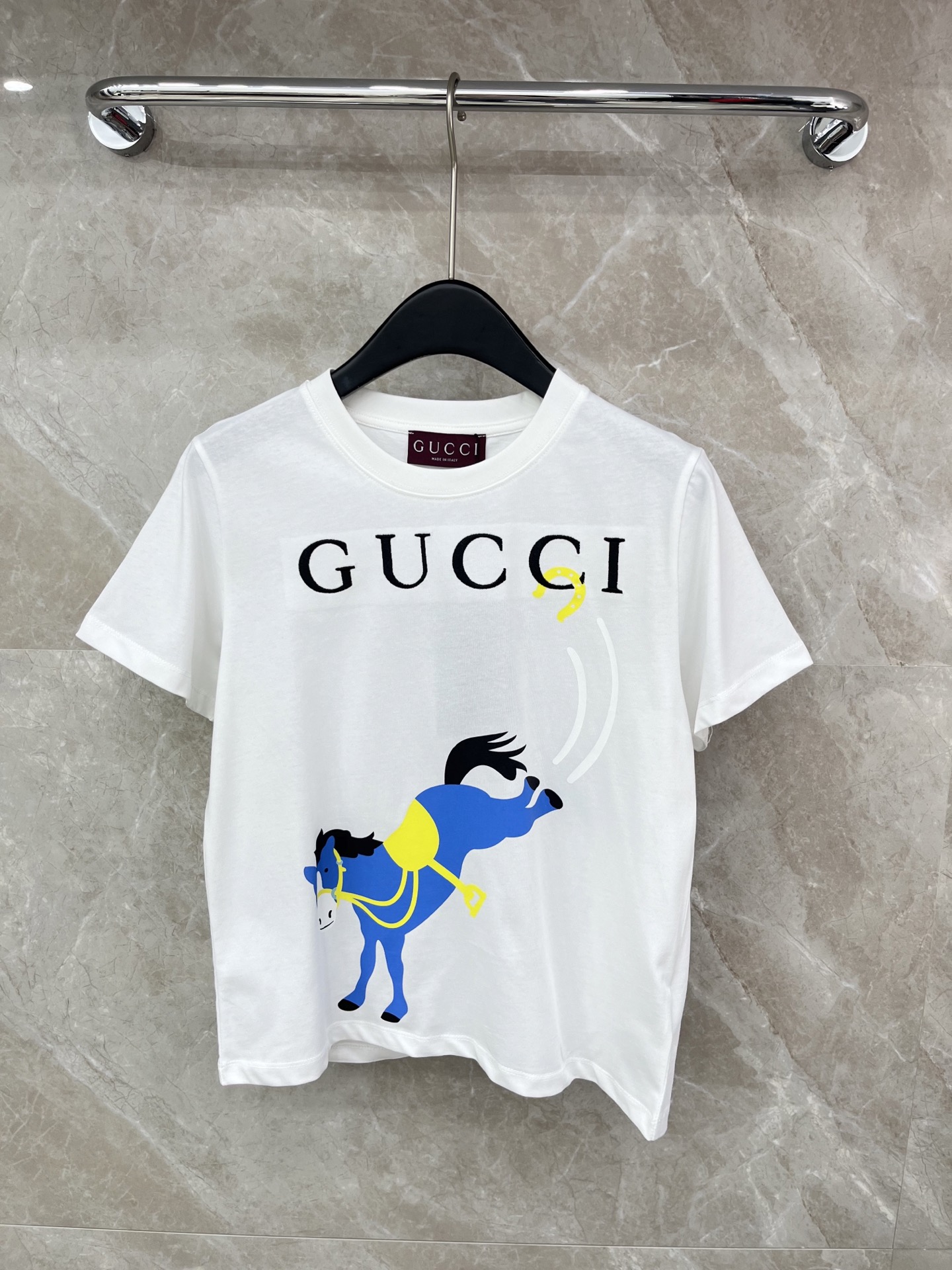 🛒𝐍𝐄𝐖 · 𝟐𝟎𝟐6/爆款现货原单品质 Gucc*｜精致印花刺绣短袖T恤高订面料 亲肤透气舒适标志性字