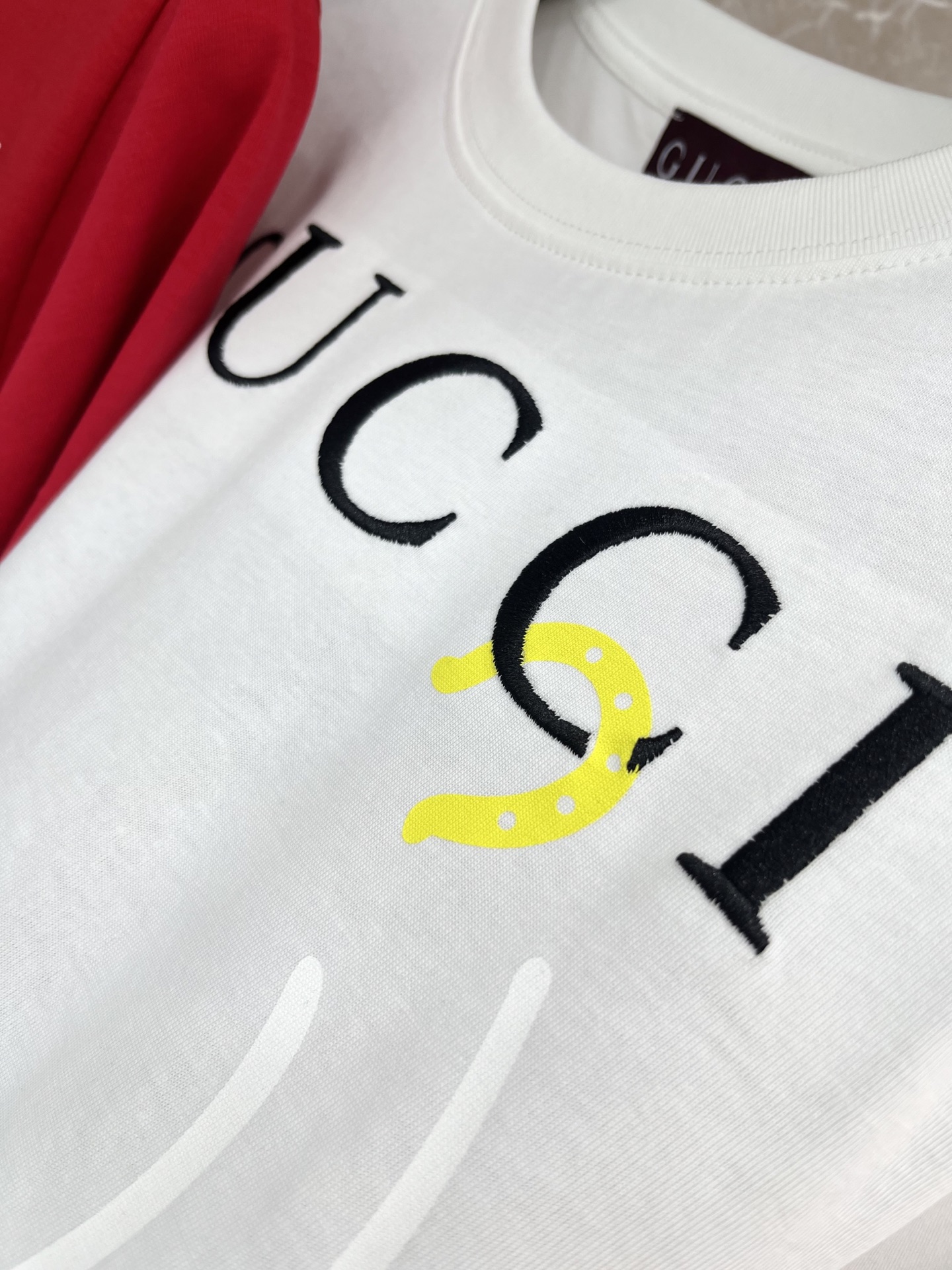 🛒𝐍𝐄𝐖 · 𝟐𝟎𝟐6/爆款现货原单品质 Gucc*｜精致印花刺绣短袖T恤高订面料 亲肤透气舒适标志性字